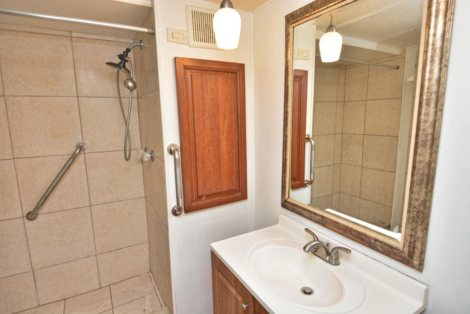 8400 SE Eagle Avenue, Hobe Sound, FL 33455 — photo 19 of 36
