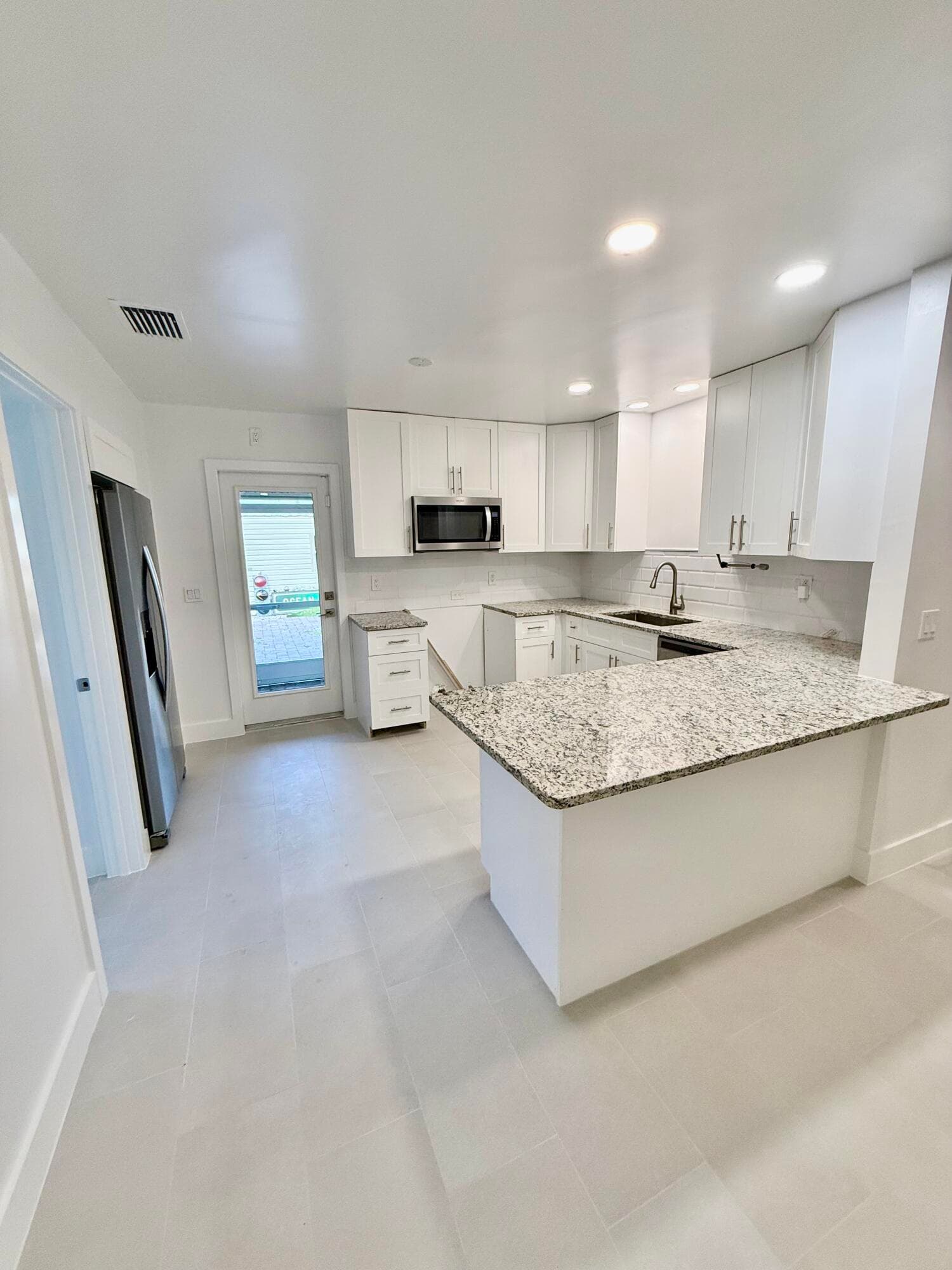 814 S Lake Drive, Lantana, FL 33462 — photo 5 of 25