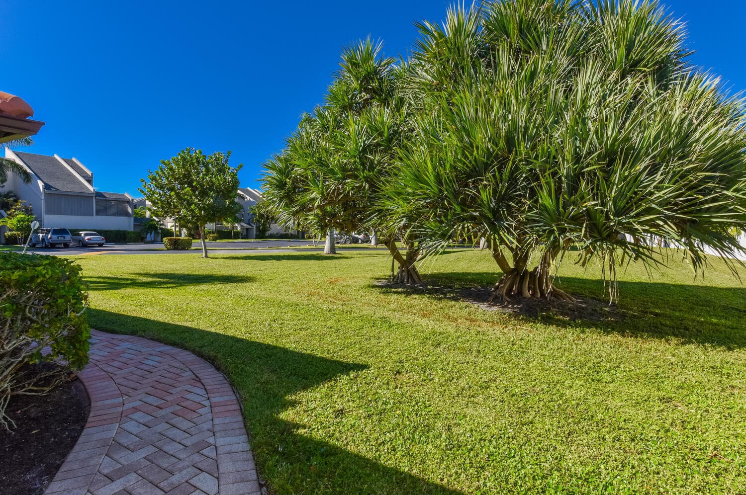 1469 Vía Privada, Jupiter, FL 33477 — photo 5 of 39
