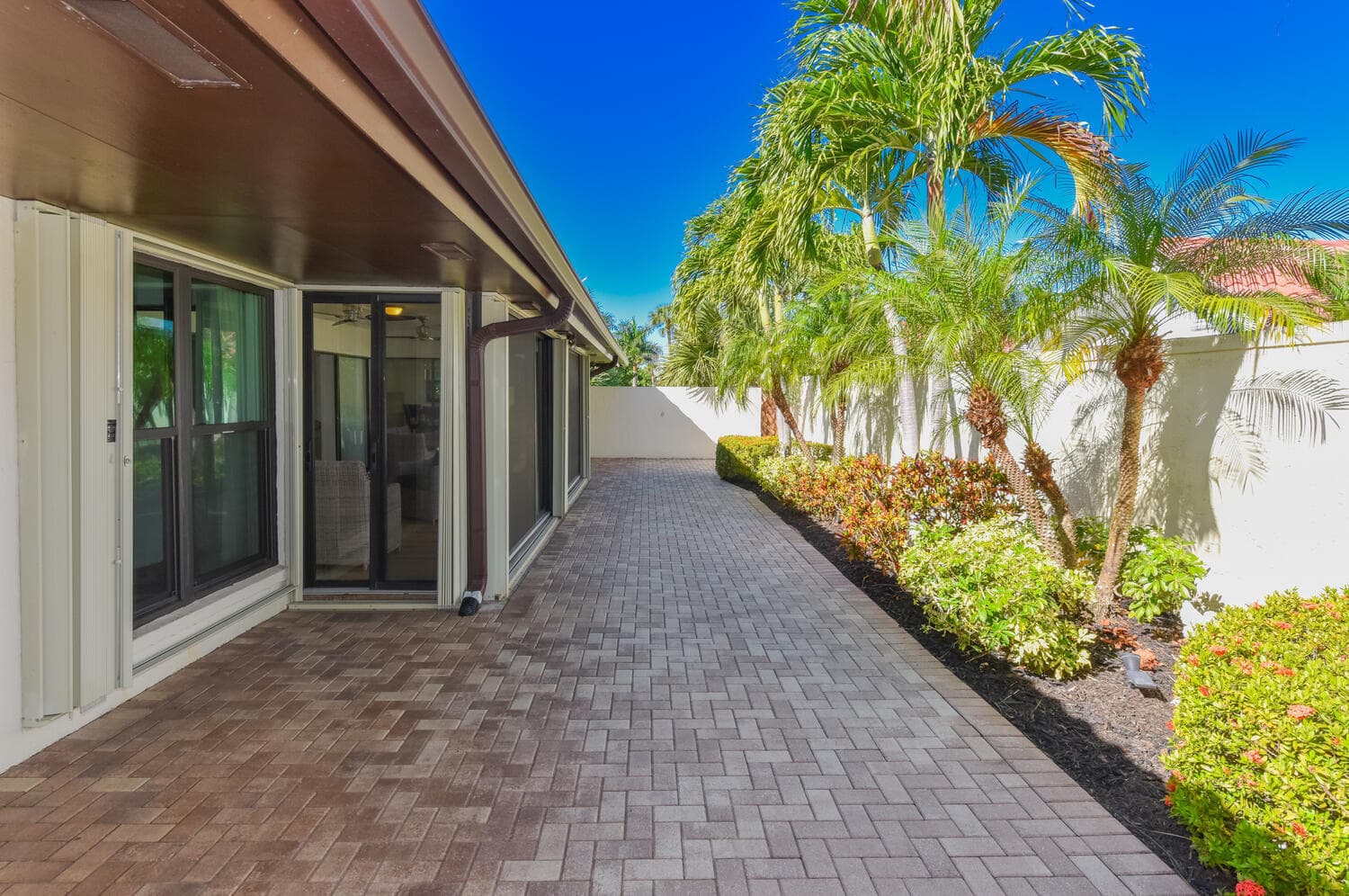 1469 Vía Privada, Jupiter, FL 33477 — photo 12 of 39