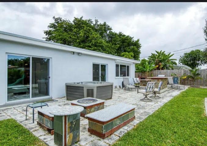 1905 N 45th Avenue, Hollywood, FL 33021 — photo 15 of 17
