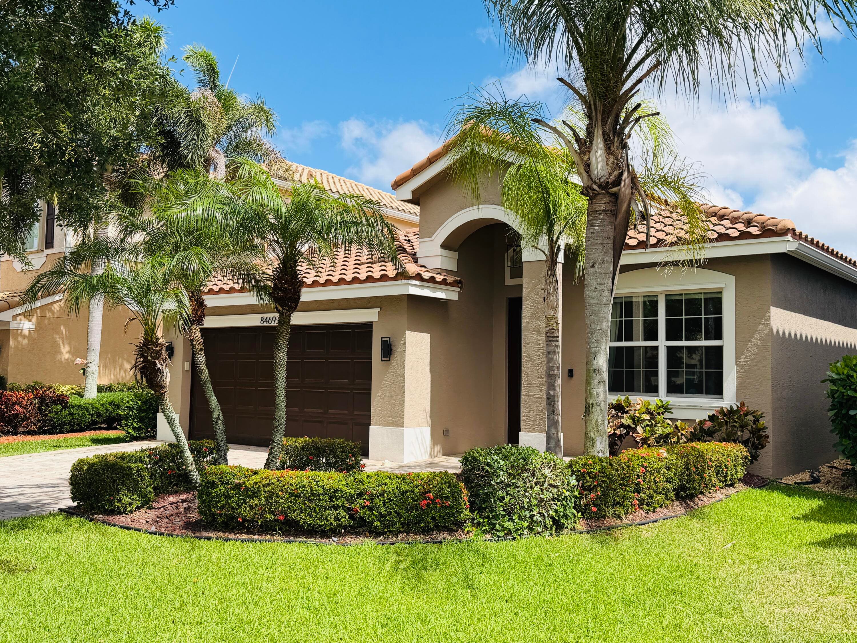 8469 Calabria Lakes Drive, Boynton Beach, FL 33473 — photo 5 of 68