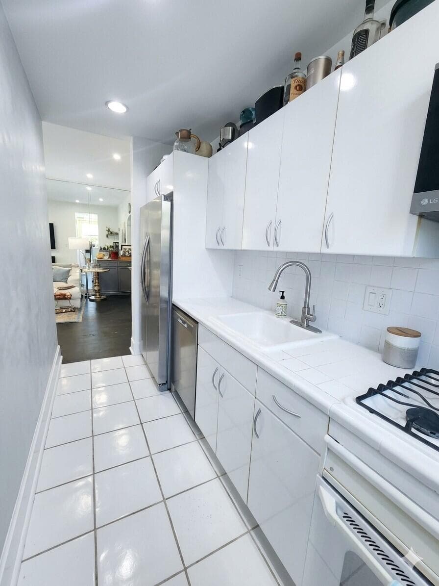 900 16th Street 102, Miami Beach, FL 33139 — photo 15 of 37