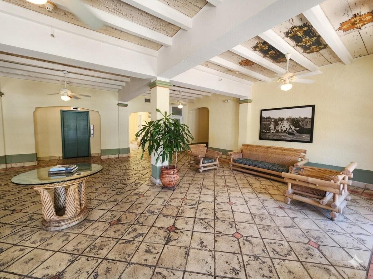 900 16th Street 102, Miami Beach, FL 33139 — photo 35 of 37