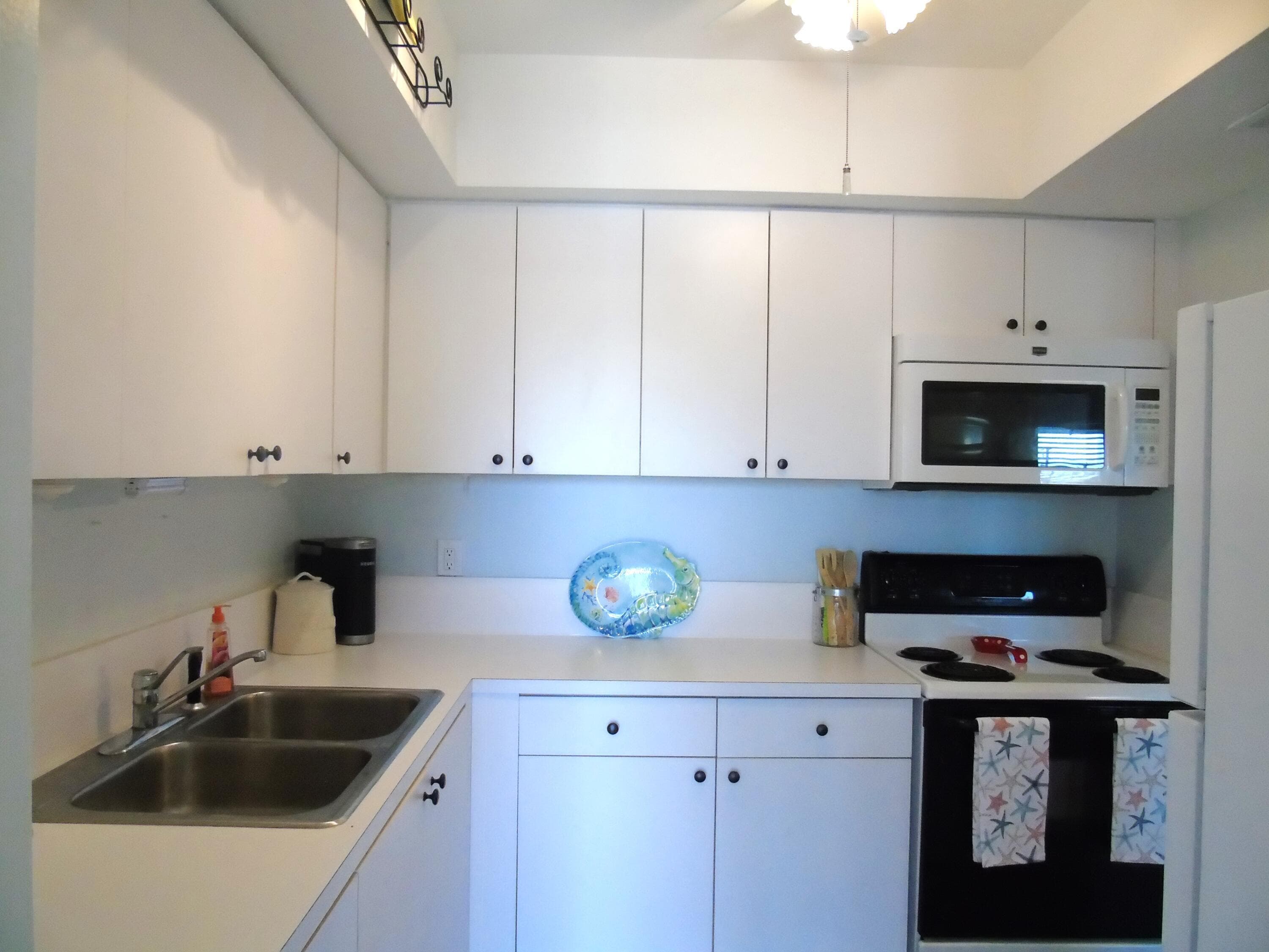 309 Circle Drive S 204, Boynton Beach, FL 33435 — photo 11 of 33