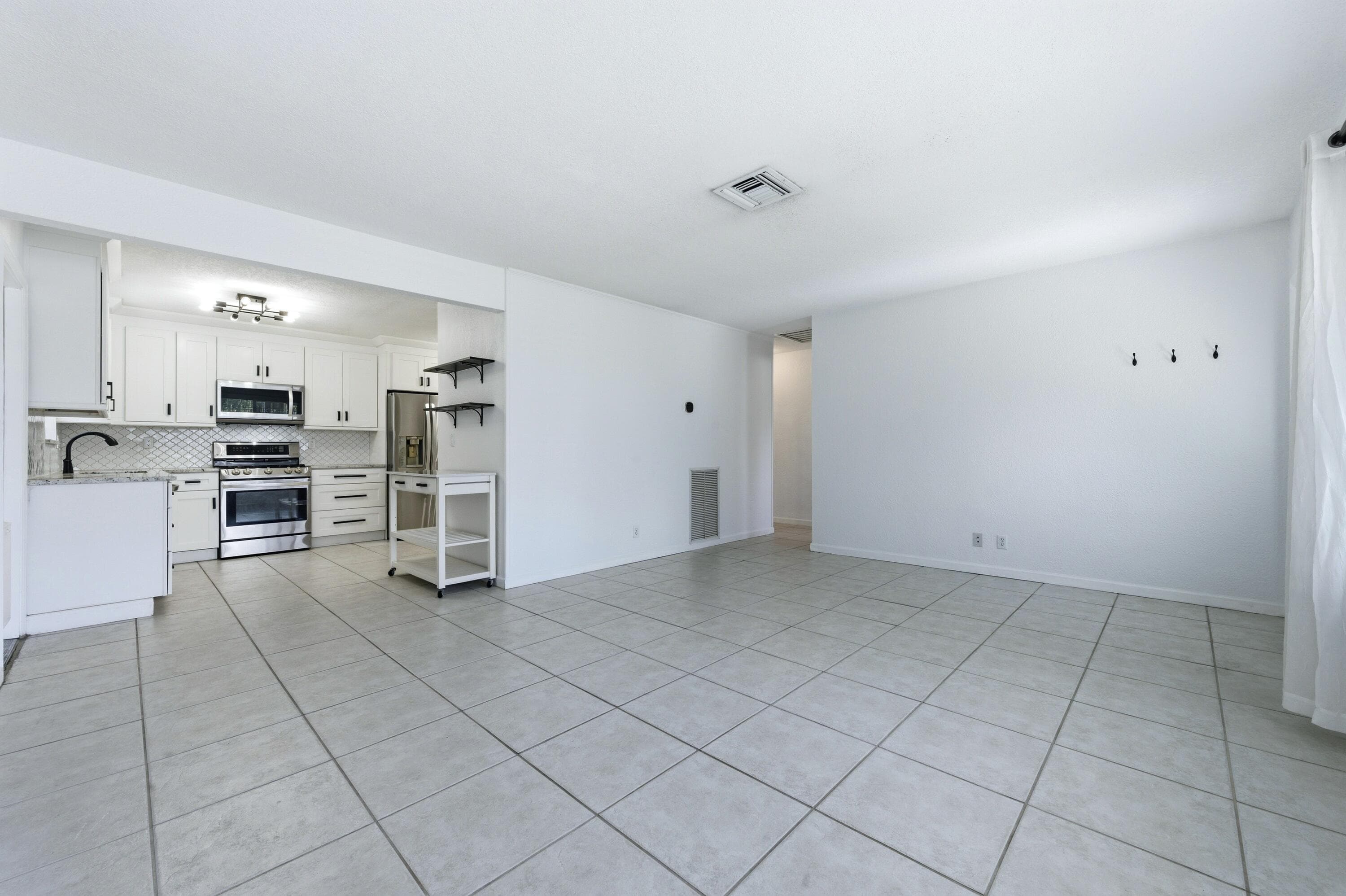 715 Green Street, West Palm Beach, FL 33405 — photo 9 of 29