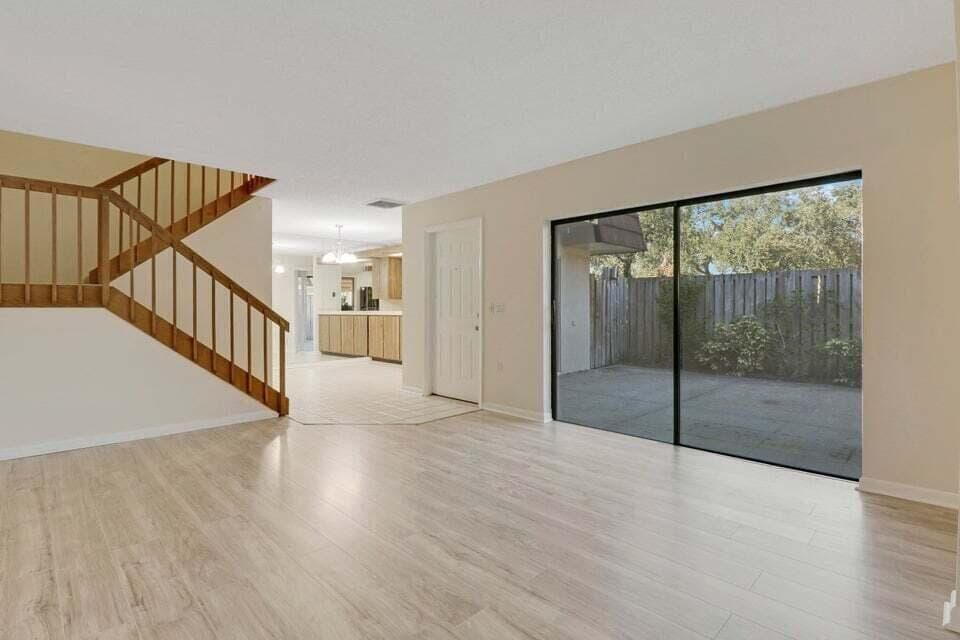 1304 13th Lane, Palm Beach Gardens, FL 33418 — photo 4 of 12