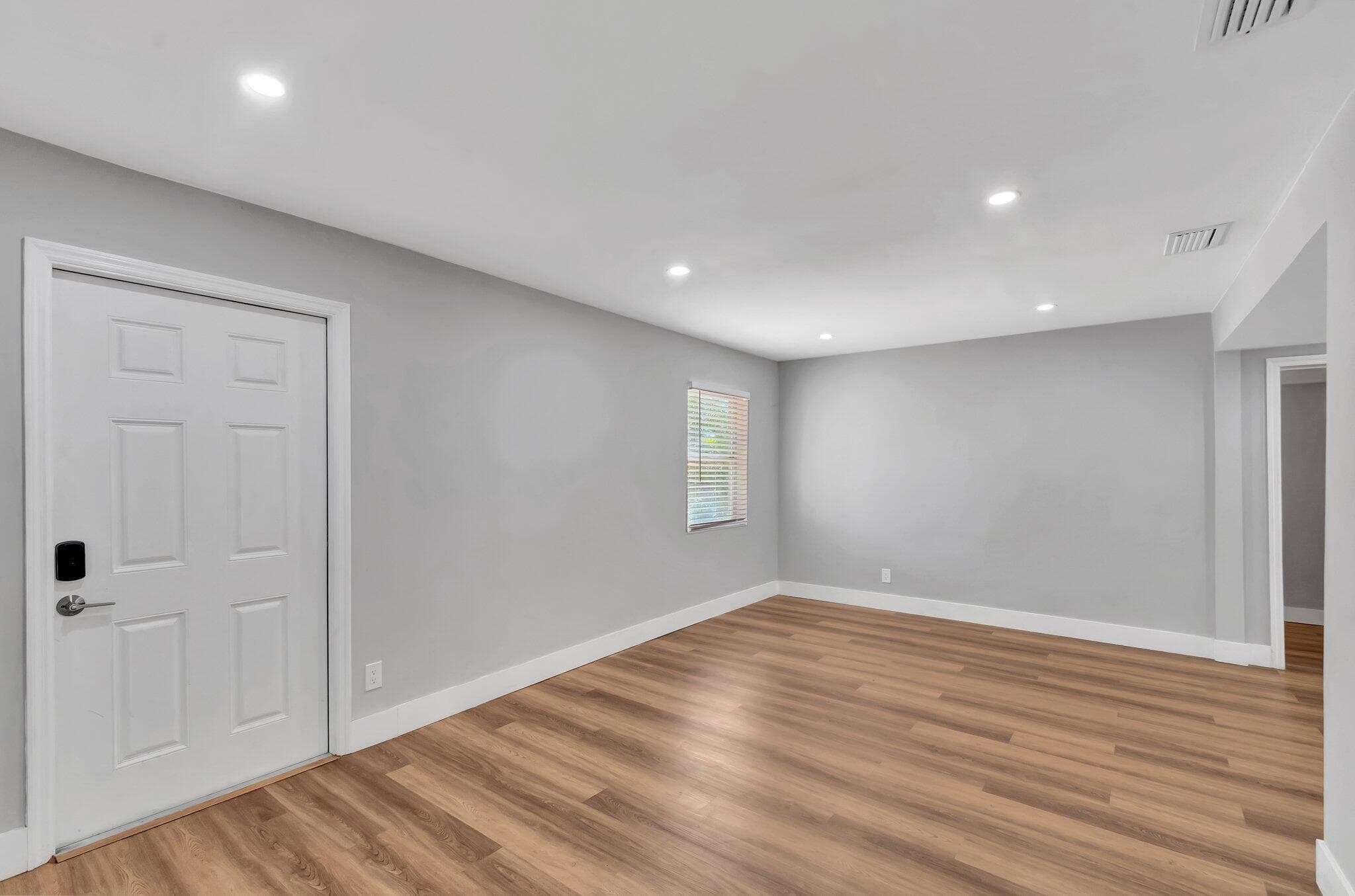 125 E Hart Street, Lantana, FL 33462 — photo 3 of 85