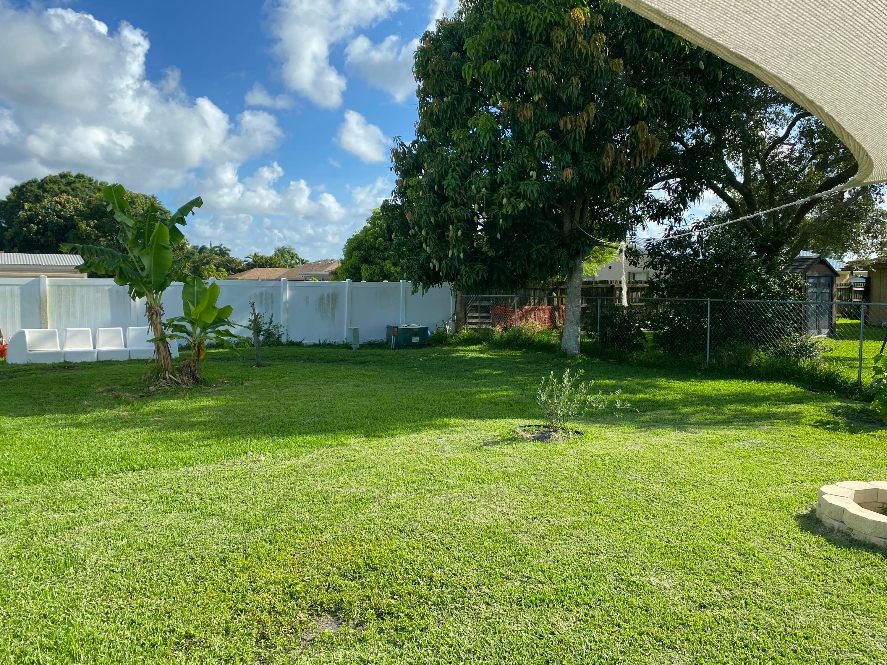 300 La Mancha Avenue, Royal Palm Beach, FL 33411 — photo 32 of 41