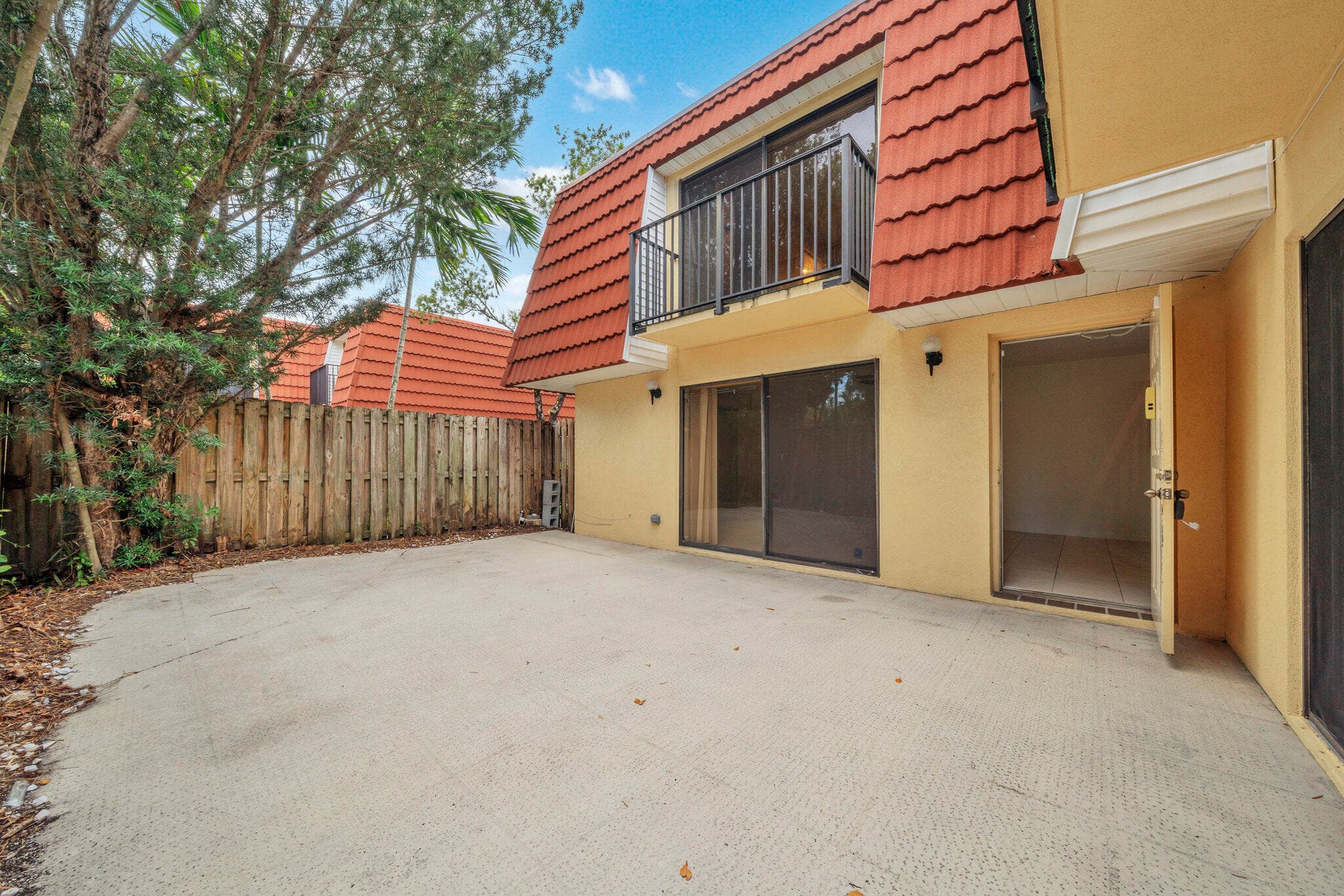 713 NW 99th Circle, Plantation, FL 33324 — photo 3 of 49