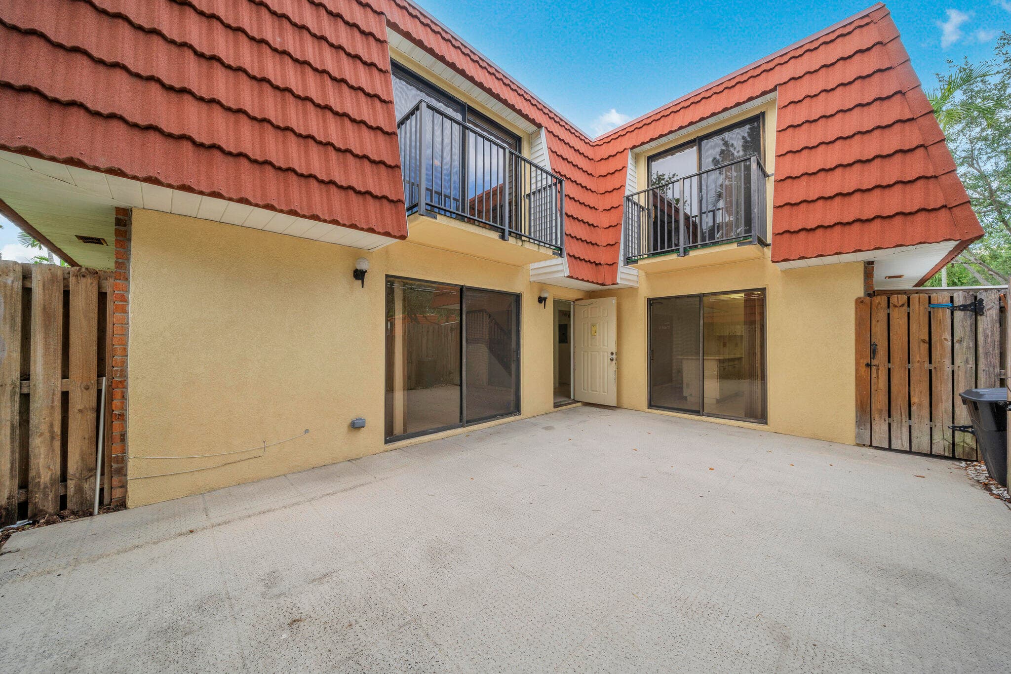 713 NW 99th Circle, Plantation, FL 33324 — photo 1 of 49