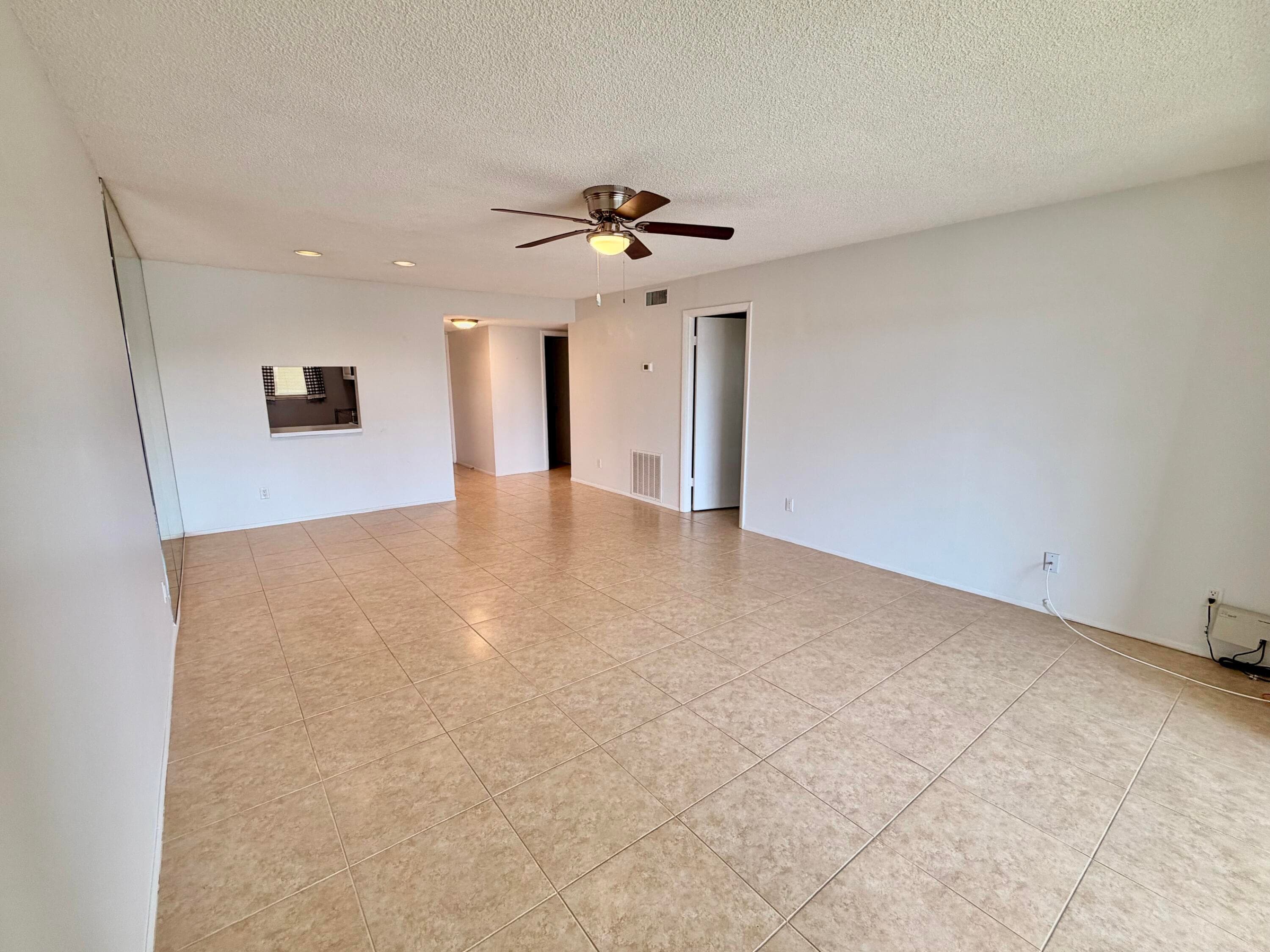 120 Lake Evelyn Drive, West Palm Beach, FL 33411 — photo 7 of 33