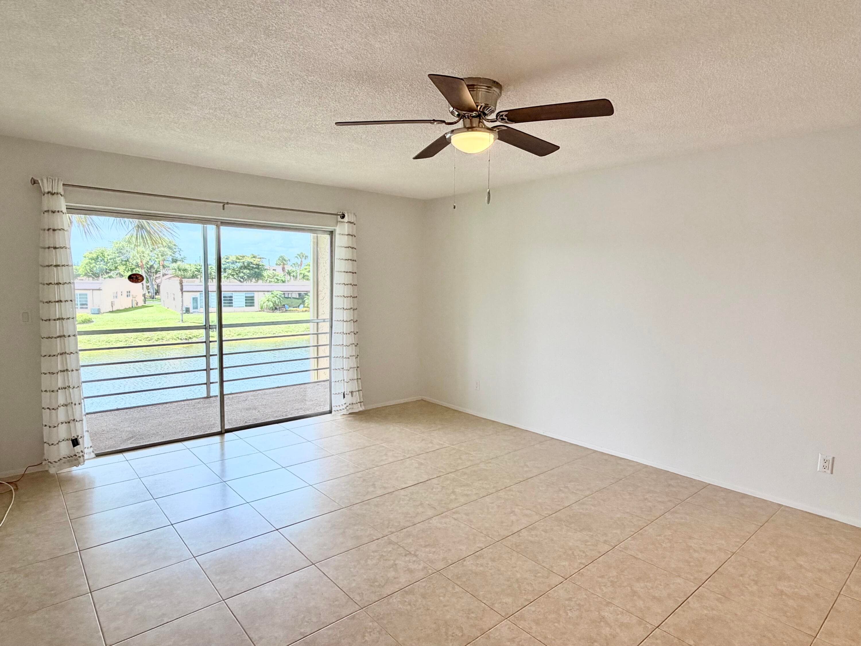 120 Lake Evelyn Drive, West Palm Beach, FL 33411 — photo 10 of 33