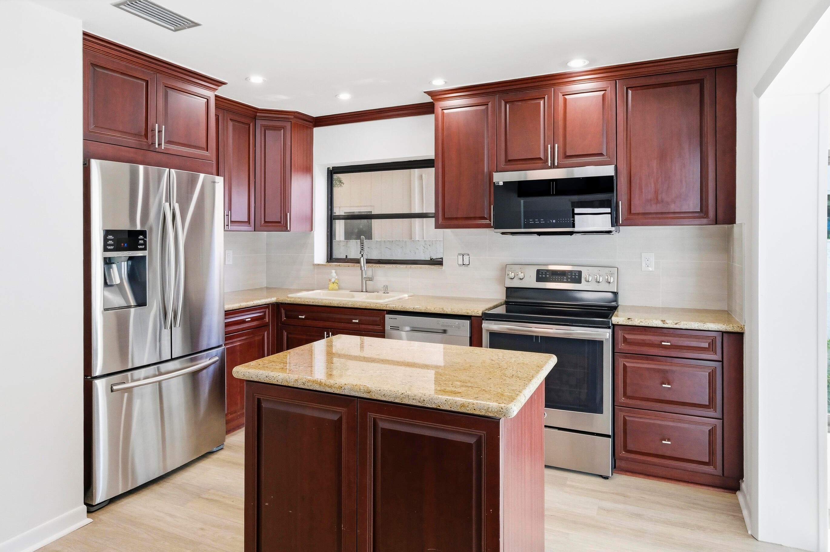 1708 SE 11th Street, Fort Lauderdale, FL 33316 — photo 21 of 40