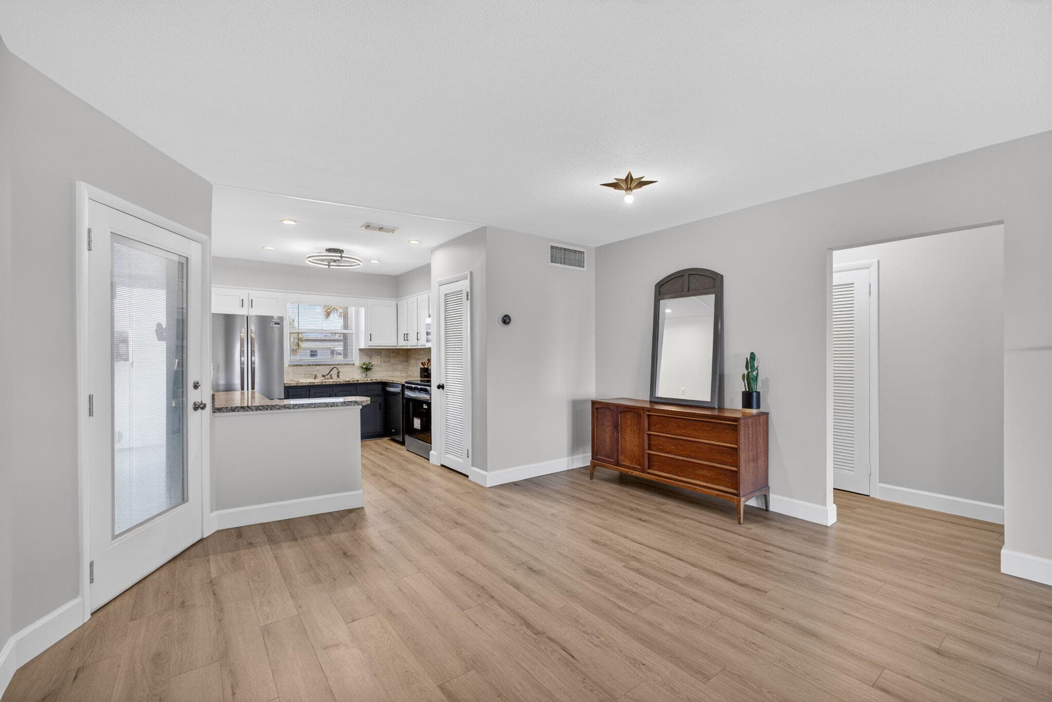 110 Wettaw Lane 202, North Palm Beach, FL 33408 — photo 5 of 34