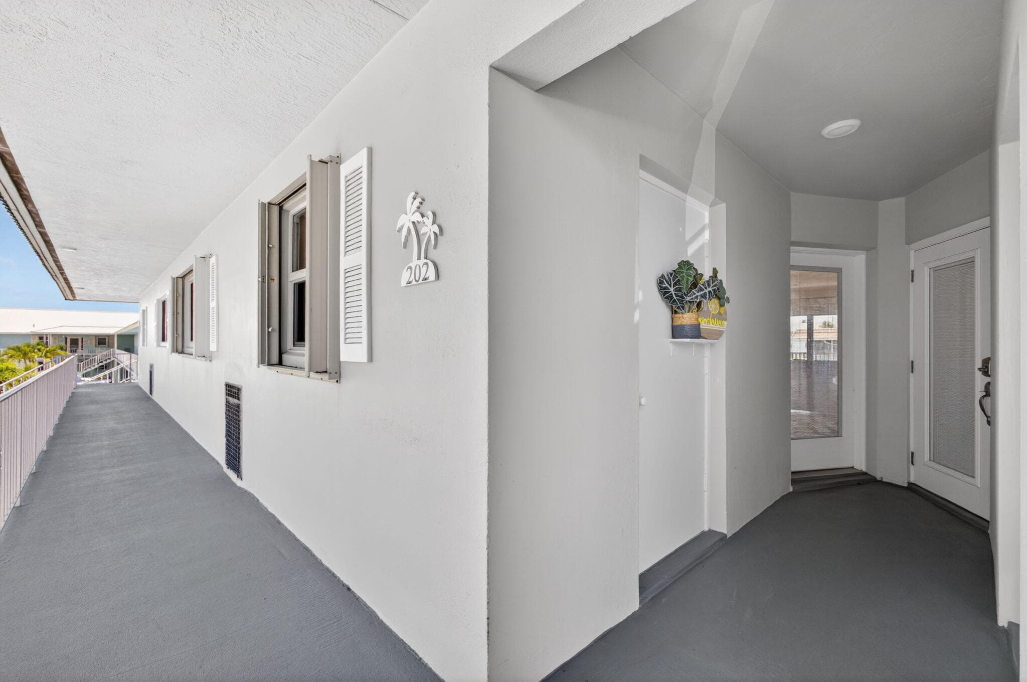 110 Wettaw Lane 202, North Palm Beach, FL 33408 — photo 2 of 34