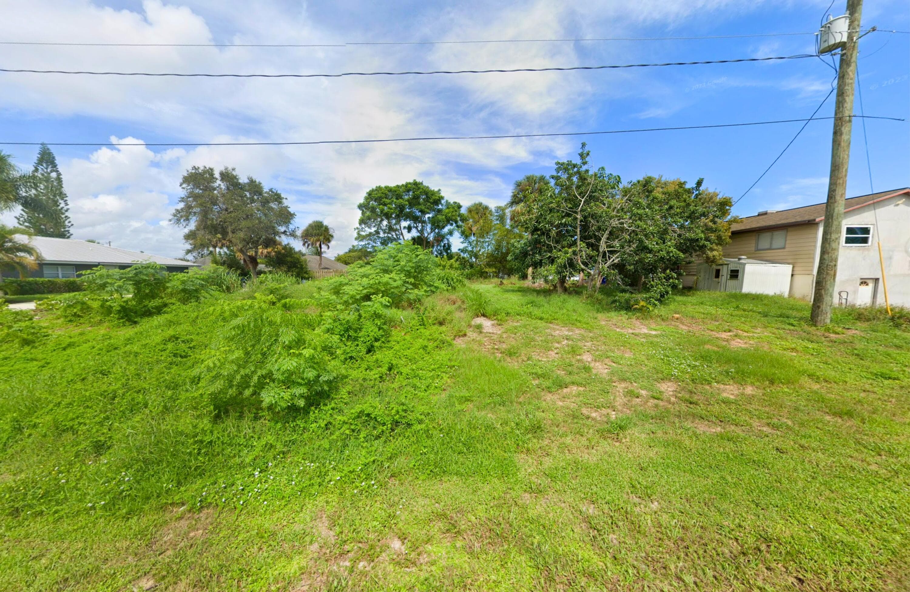 320 13th Street SW, Vero Beach, FL 32962 — photo 1 of 2
