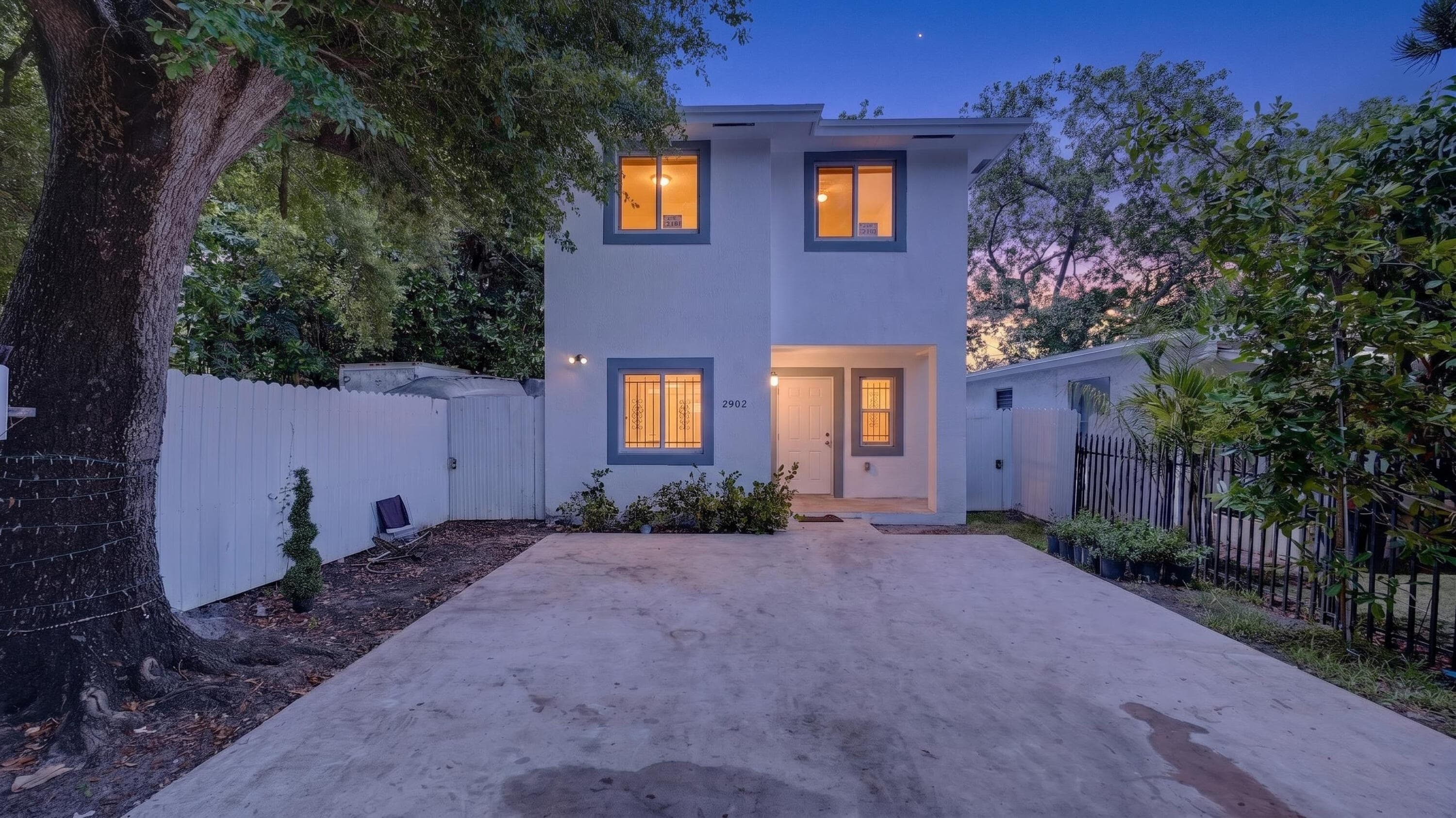 2902 NW 44th Street, Miami, FL 33142 — photo 1 of 25