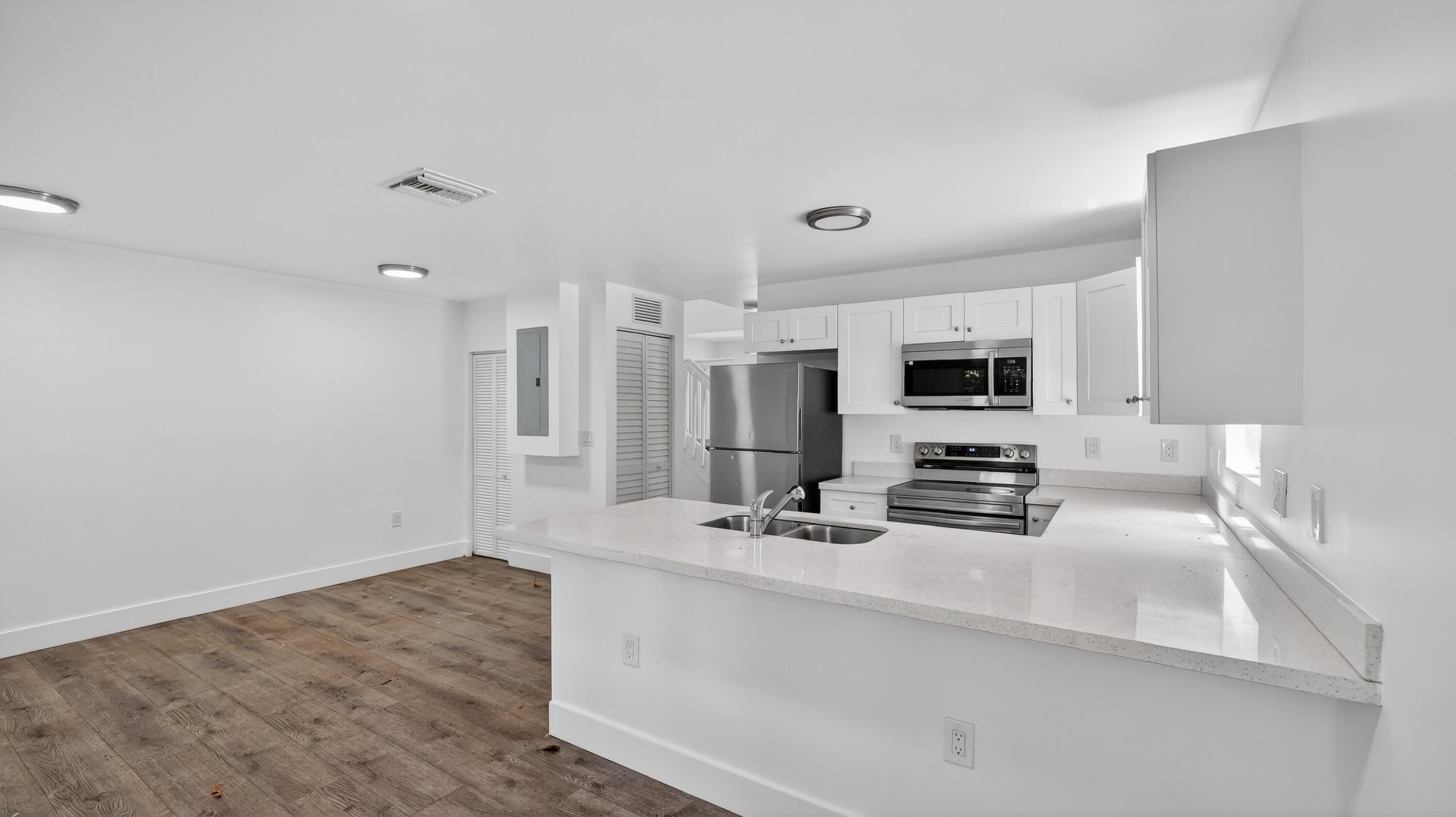 2902 NW 44th Street, Miami, FL 33142 — photo 10 of 25