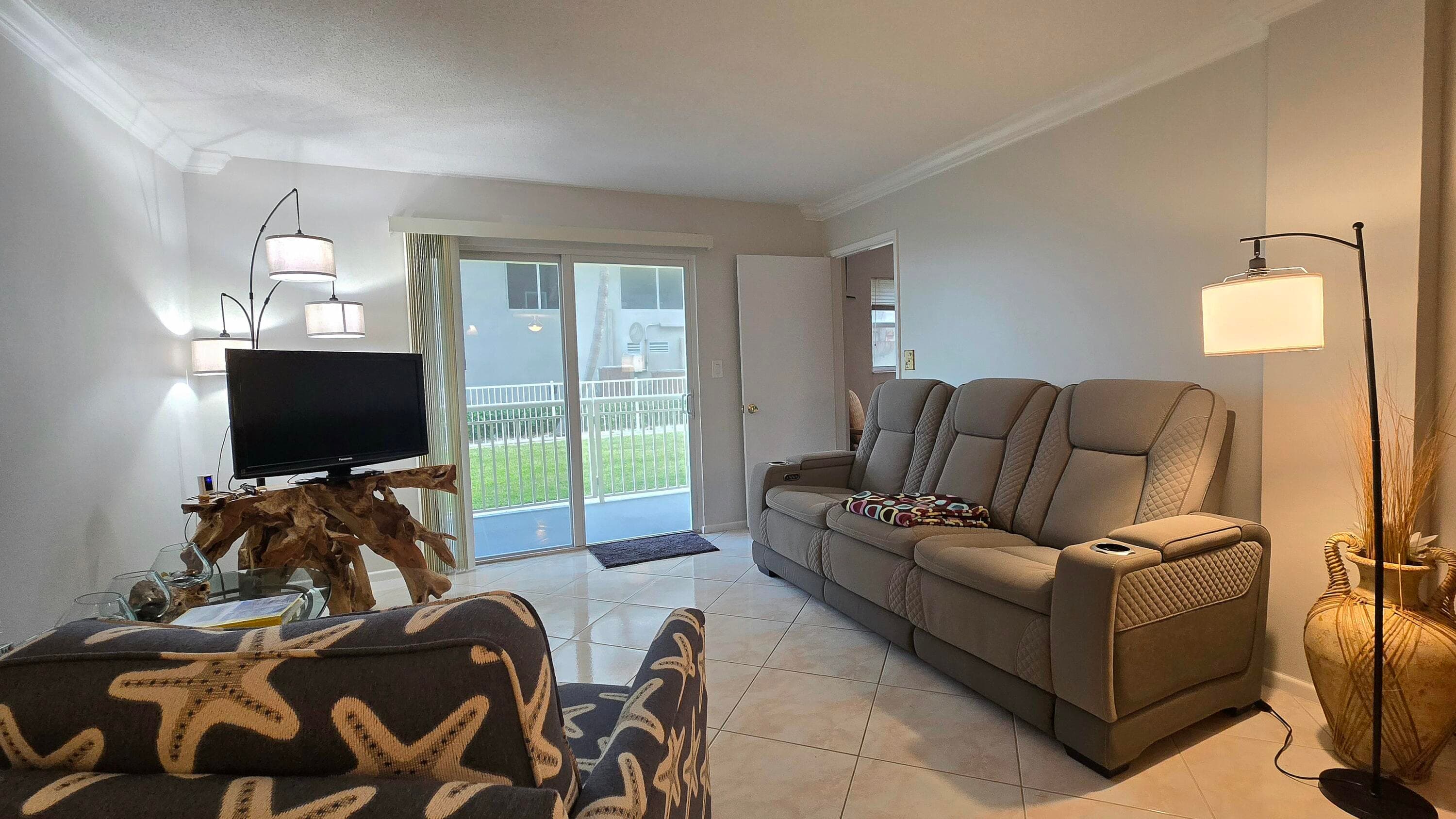 1161 Hillsboro Mile 107, Hillsboro Beach, FL 33062 — photo 4 of 53