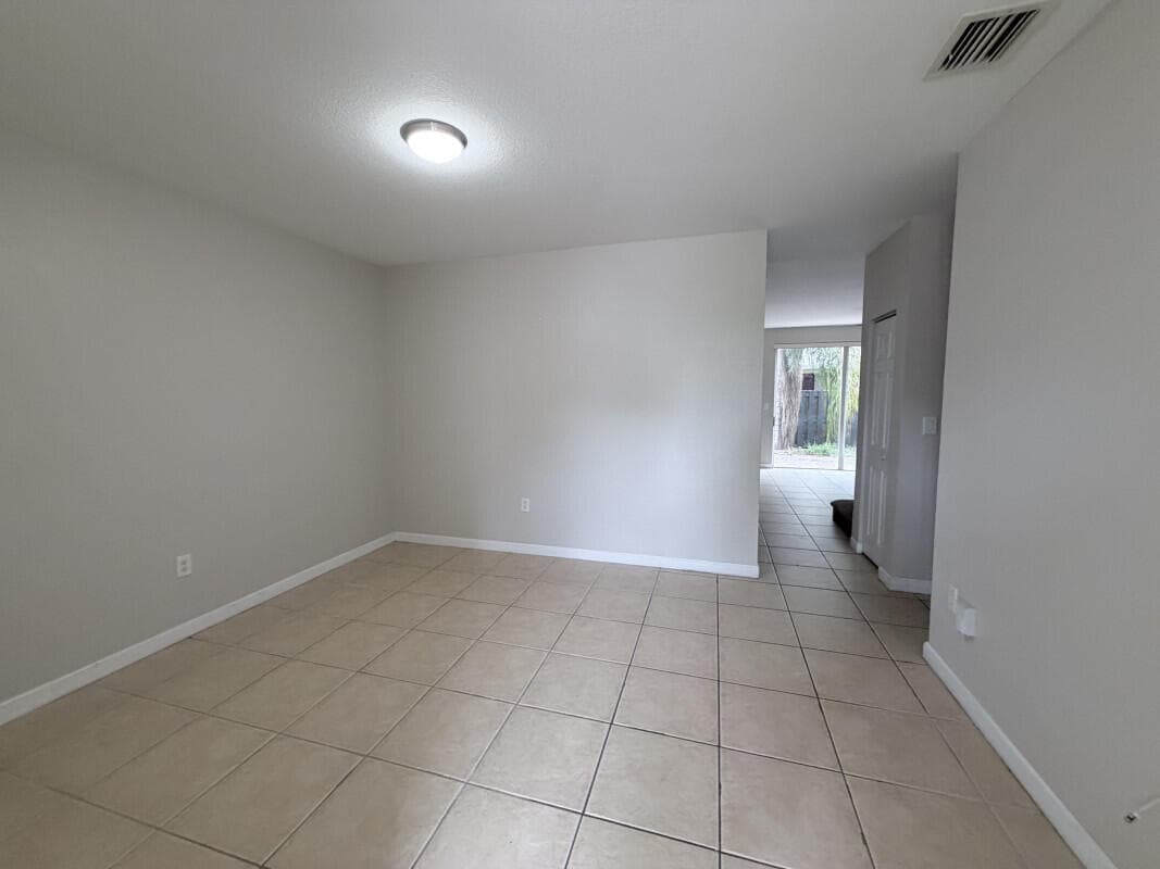 933 NE 42nd Avenue, Homestead, FL 33033 — photo 3 of 16