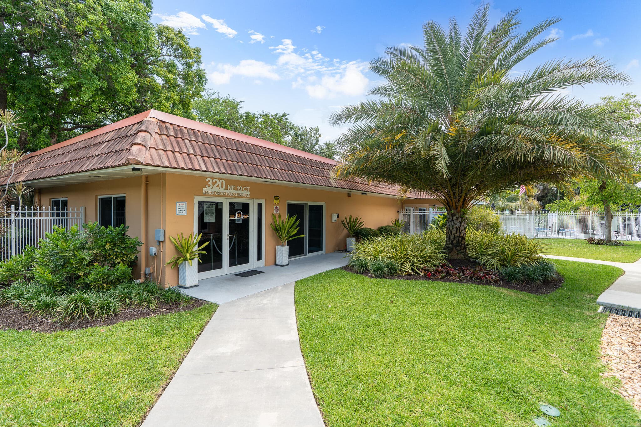 1940 NE 2nd Avenue 106j, Wilton Manors, FL 33305 — photo 24 of 39