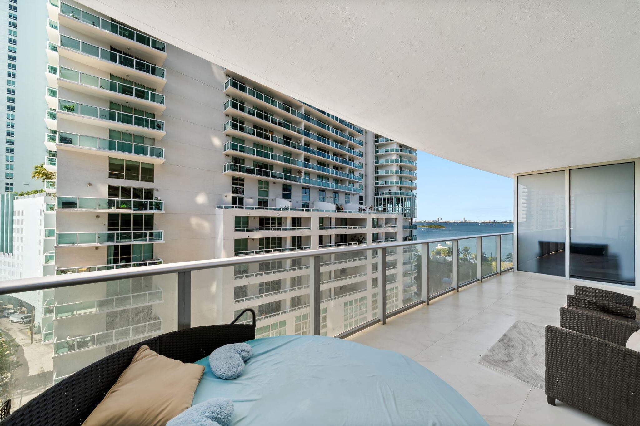 488 NE 18th Street 905, Miami, FL 33132 — photo 8 of 12