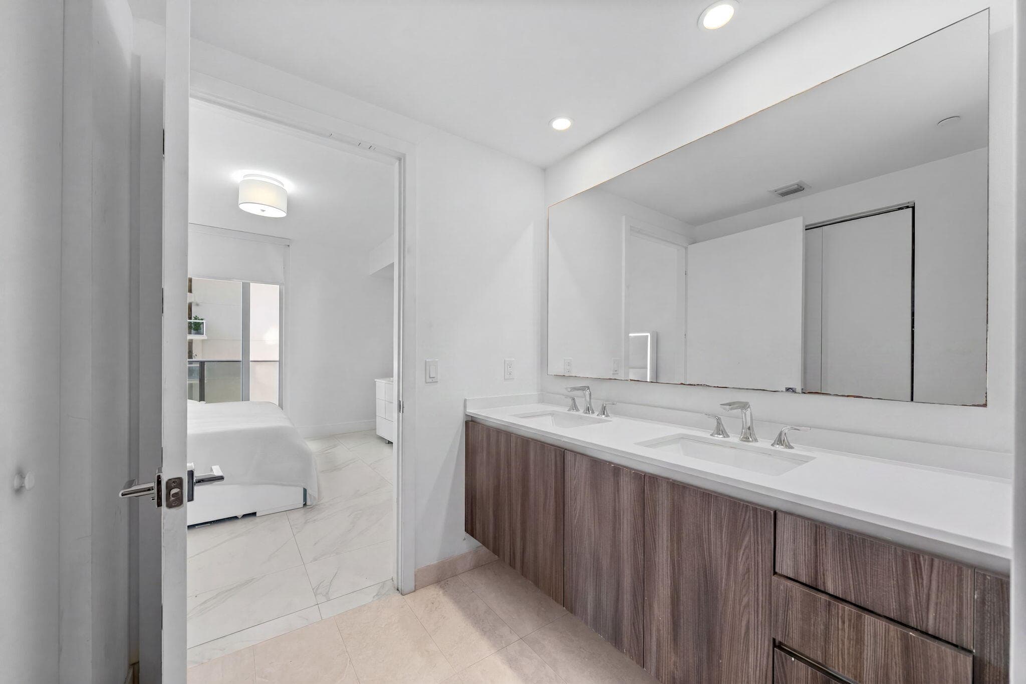 488 NE 18th Street 905, Miami, FL 33132 — photo 7 of 12