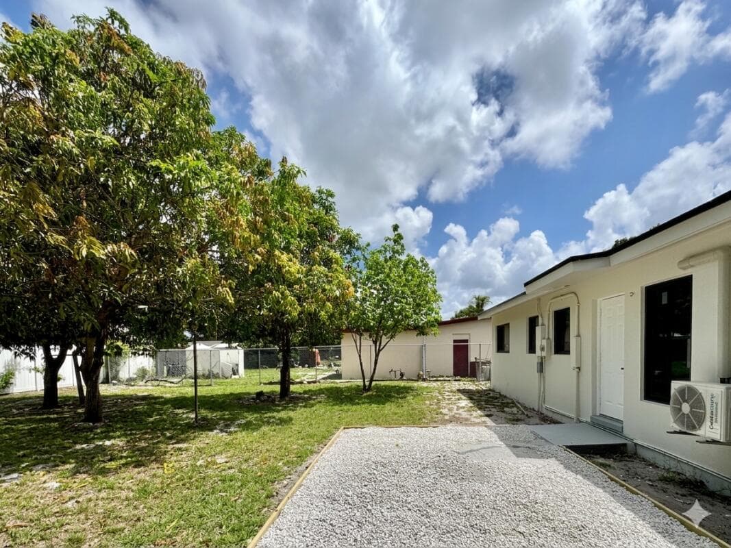 1795 Lauderdale Manor Drive, Fort Lauderdale, FL 33311 — photo 17 of 23