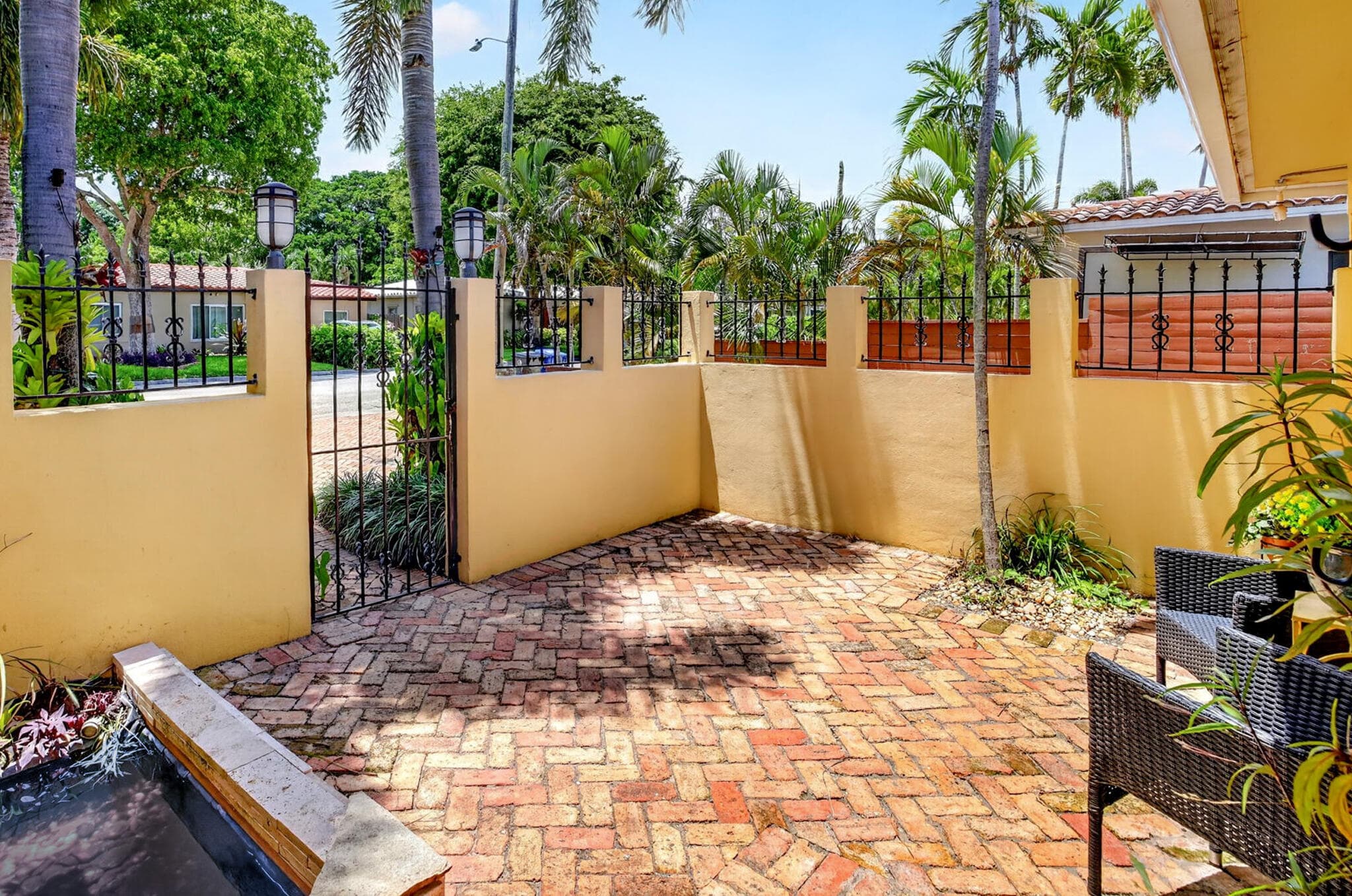 1426 NE 17th Avenue, Fort Lauderdale, FL 33304 — photo 6 of 66