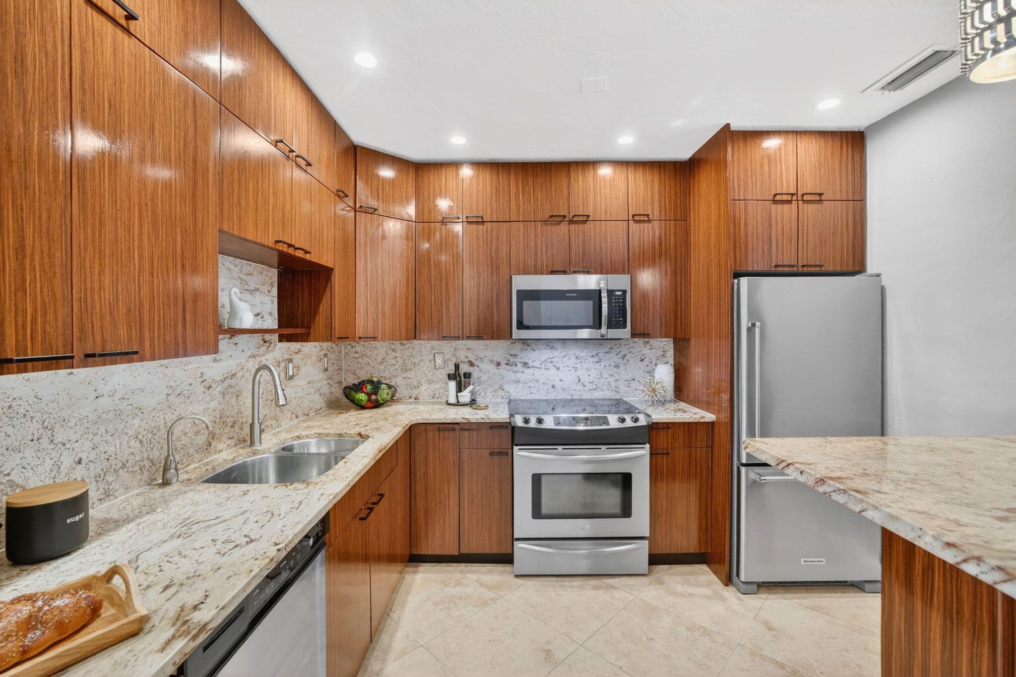 1426 NE 17th Avenue, Fort Lauderdale, FL 33304 — photo 14 of 66