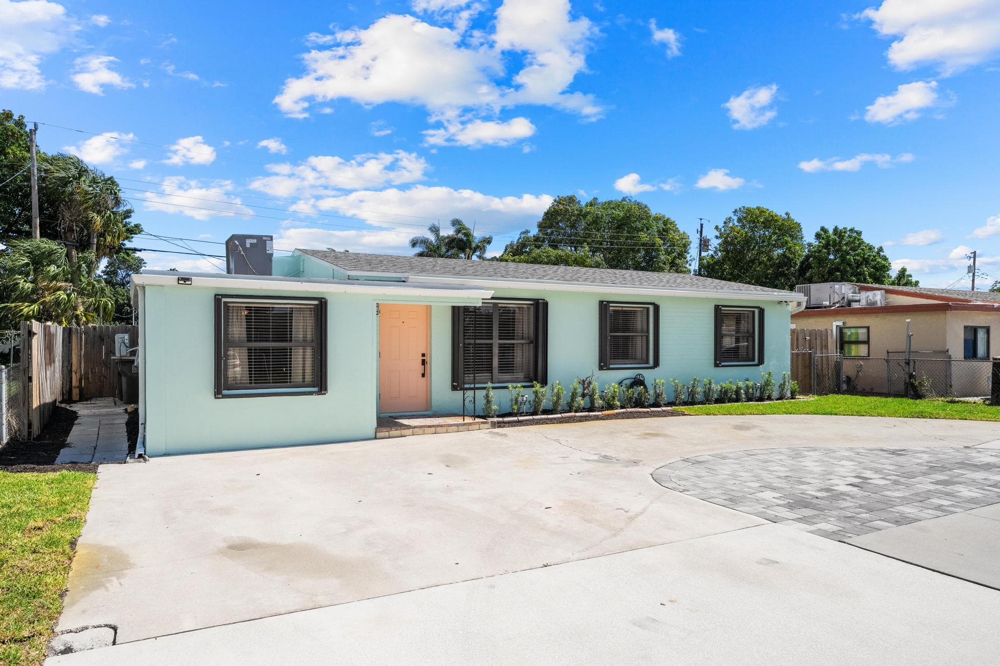 2105 Wellington Road, West Palm Beach, FL 33409 — photo 3 of 45