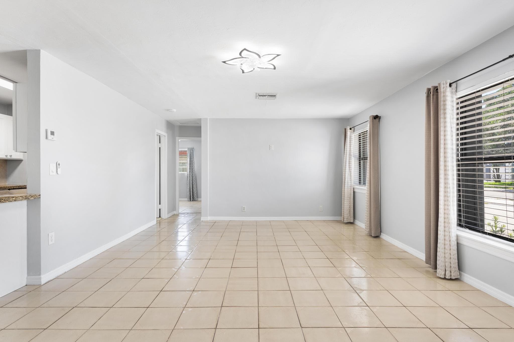 2105 Wellington Road, West Palm Beach, FL 33409 — photo 6 of 45