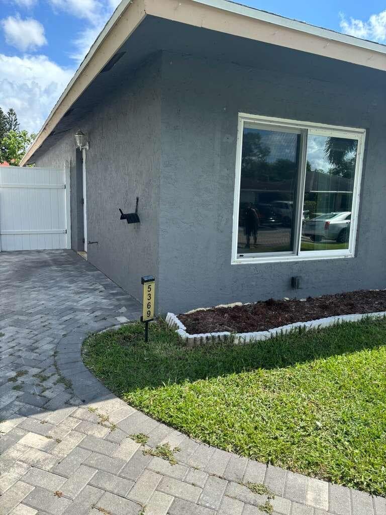 5369 Gene Circle, West Palm Beach, FL 33415 — photo 3 of 56