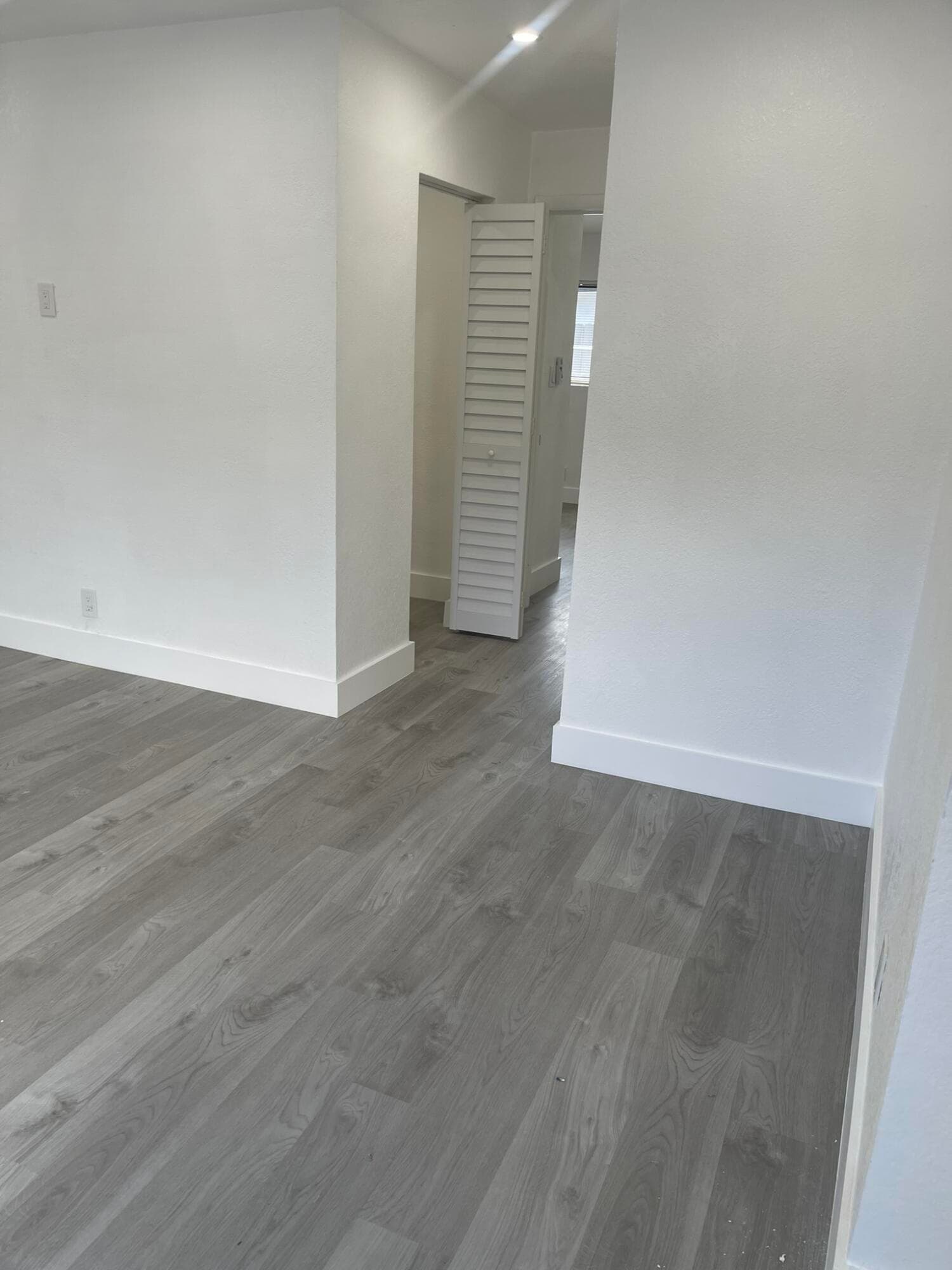 880 NW 8th Avenue, Pompano Beach, FL 33060 — photo 4 of 17