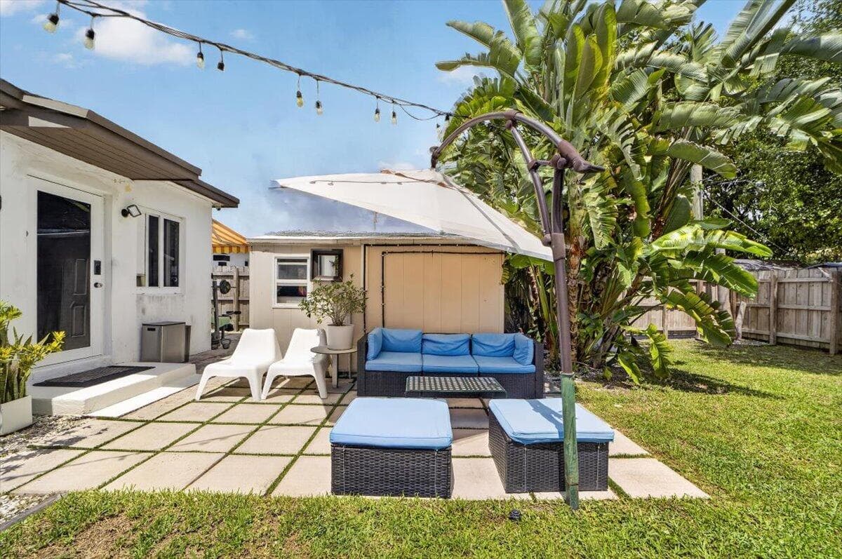 995 NE 156th Terrace, North Miami Beach, FL 33162 — photo 31 of 36