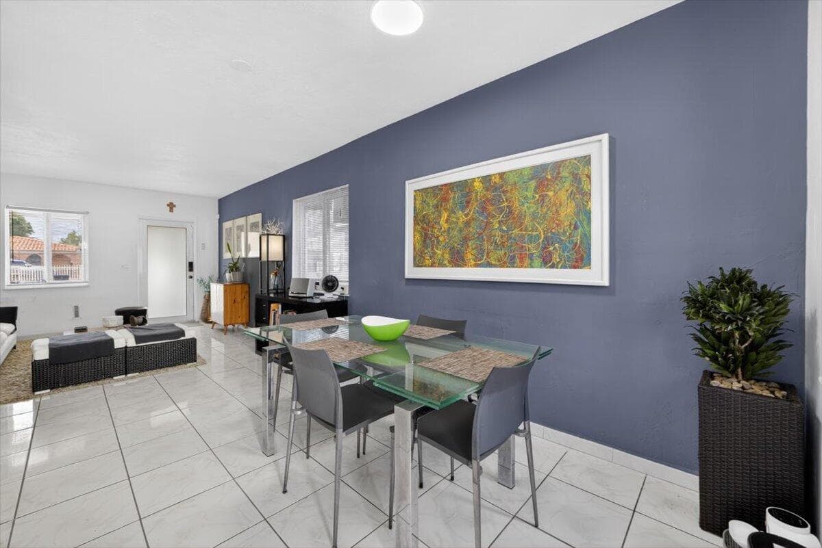995 NE 156th Terrace, North Miami Beach, FL 33162 — photo 5 of 36