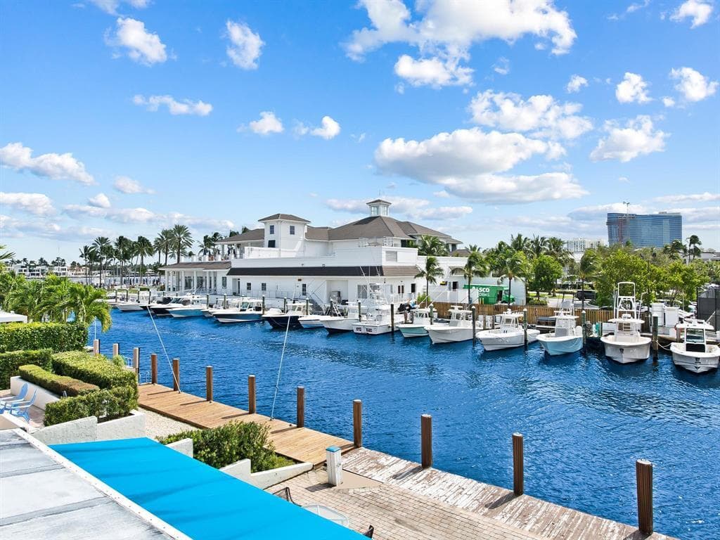 1708 SE 11th Street, Fort Lauderdale, FL 33316 — photo 13 of 40