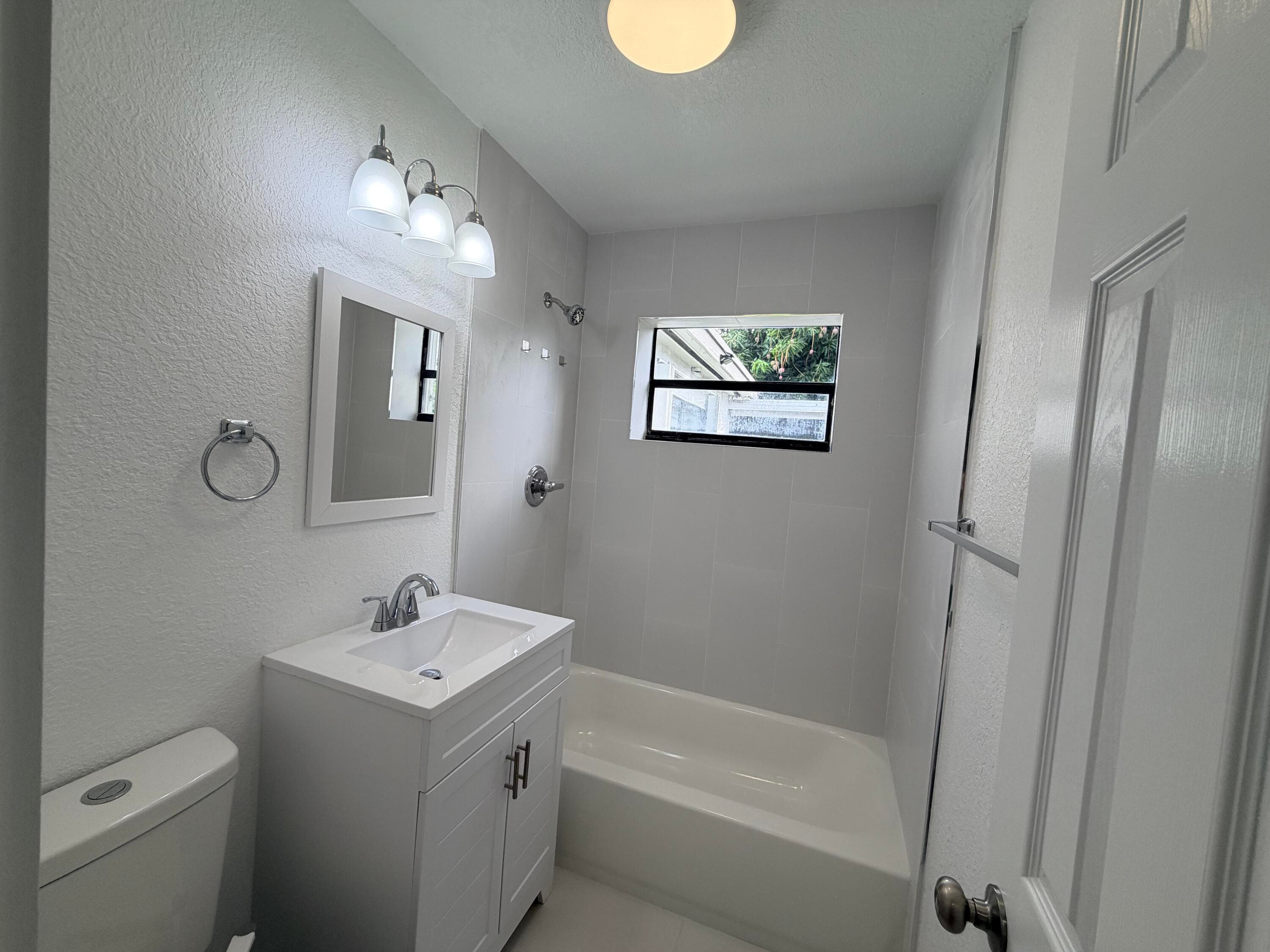 827 Franklin Road, West Palm Beach, FL 33405 — photo 9 of 19