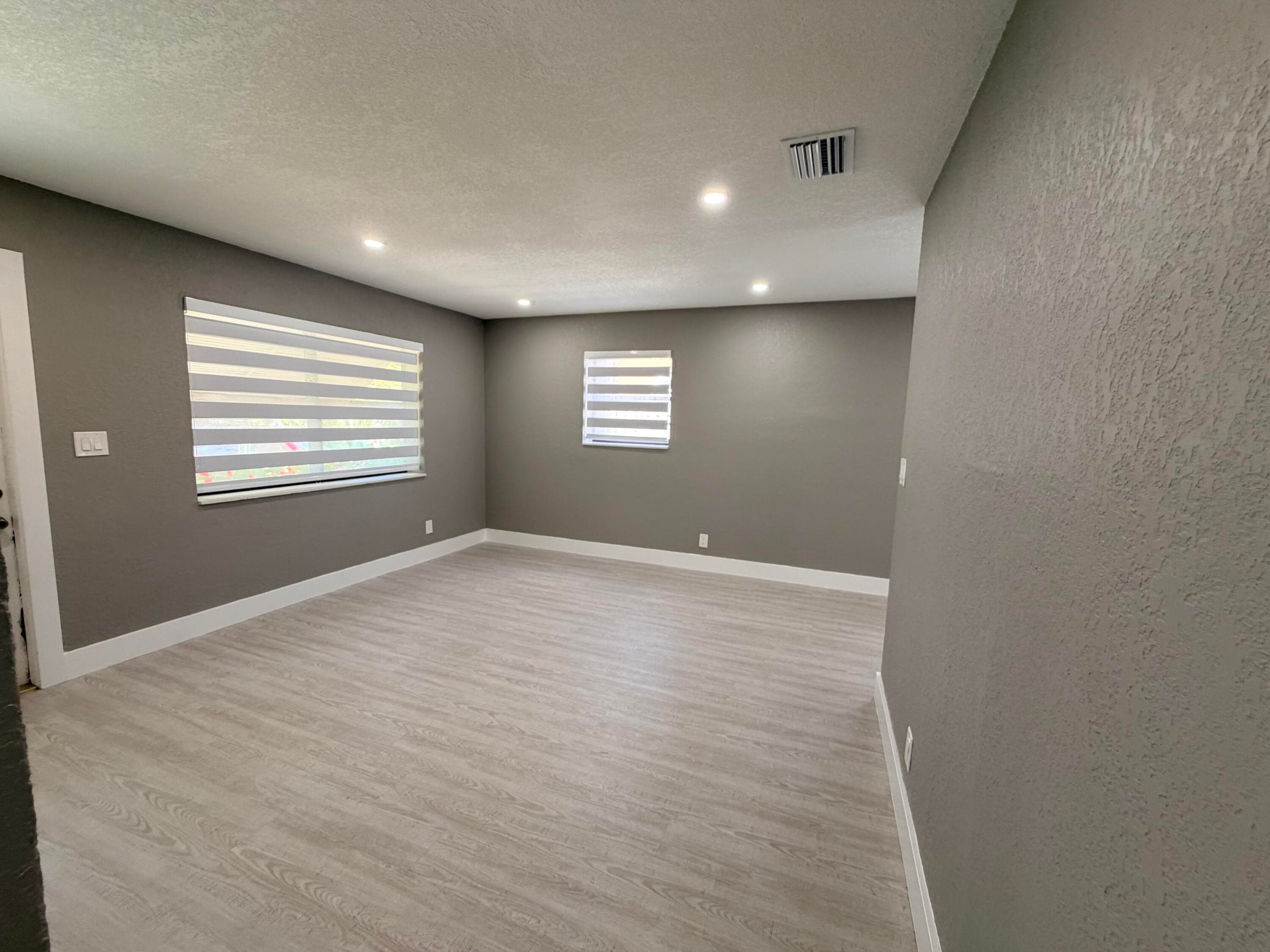 827 Franklin Road, West Palm Beach, FL 33405 — photo 10 of 19