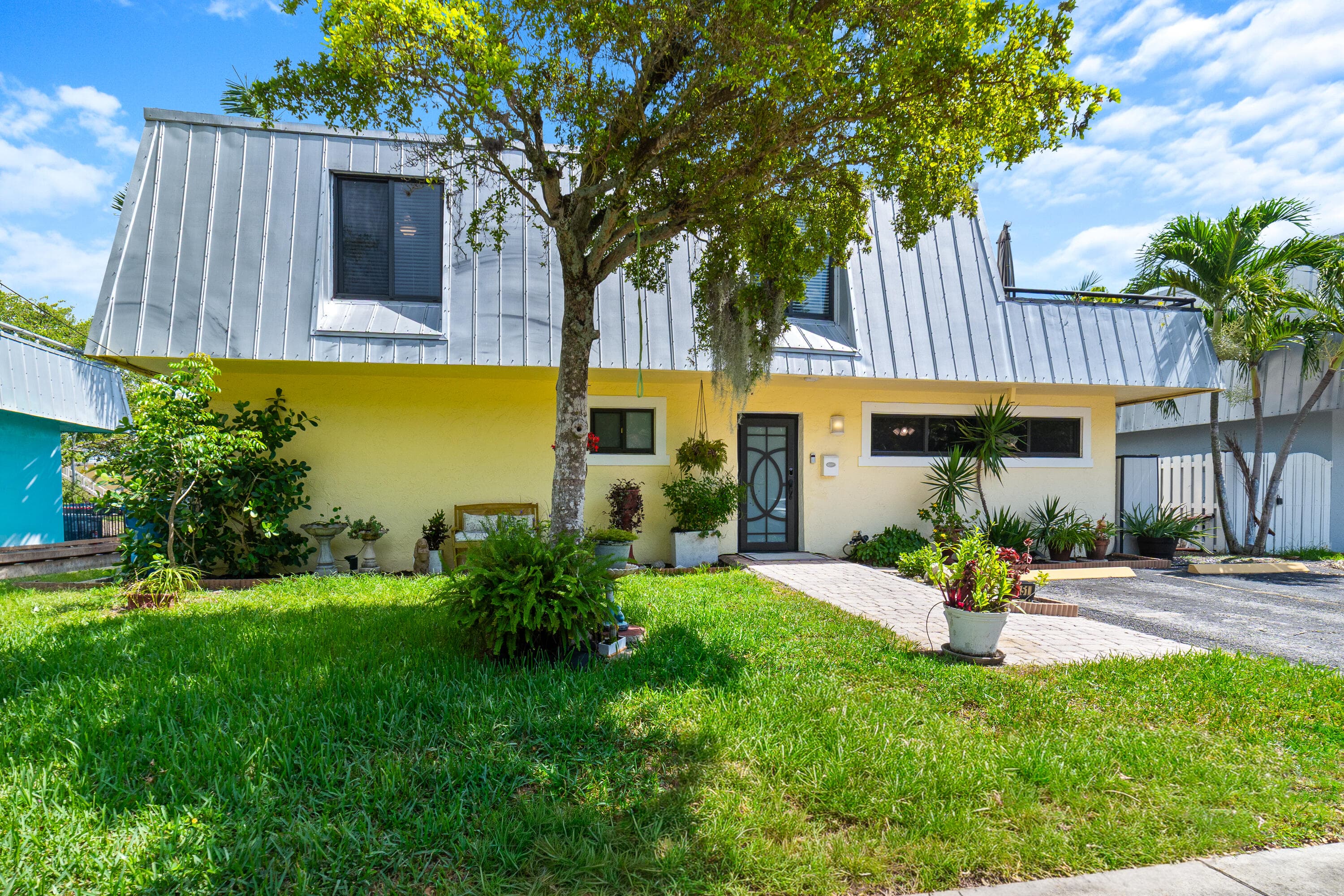 1351 NE 40th Place, Oakland Park, FL 33334 — photo 37 of 45