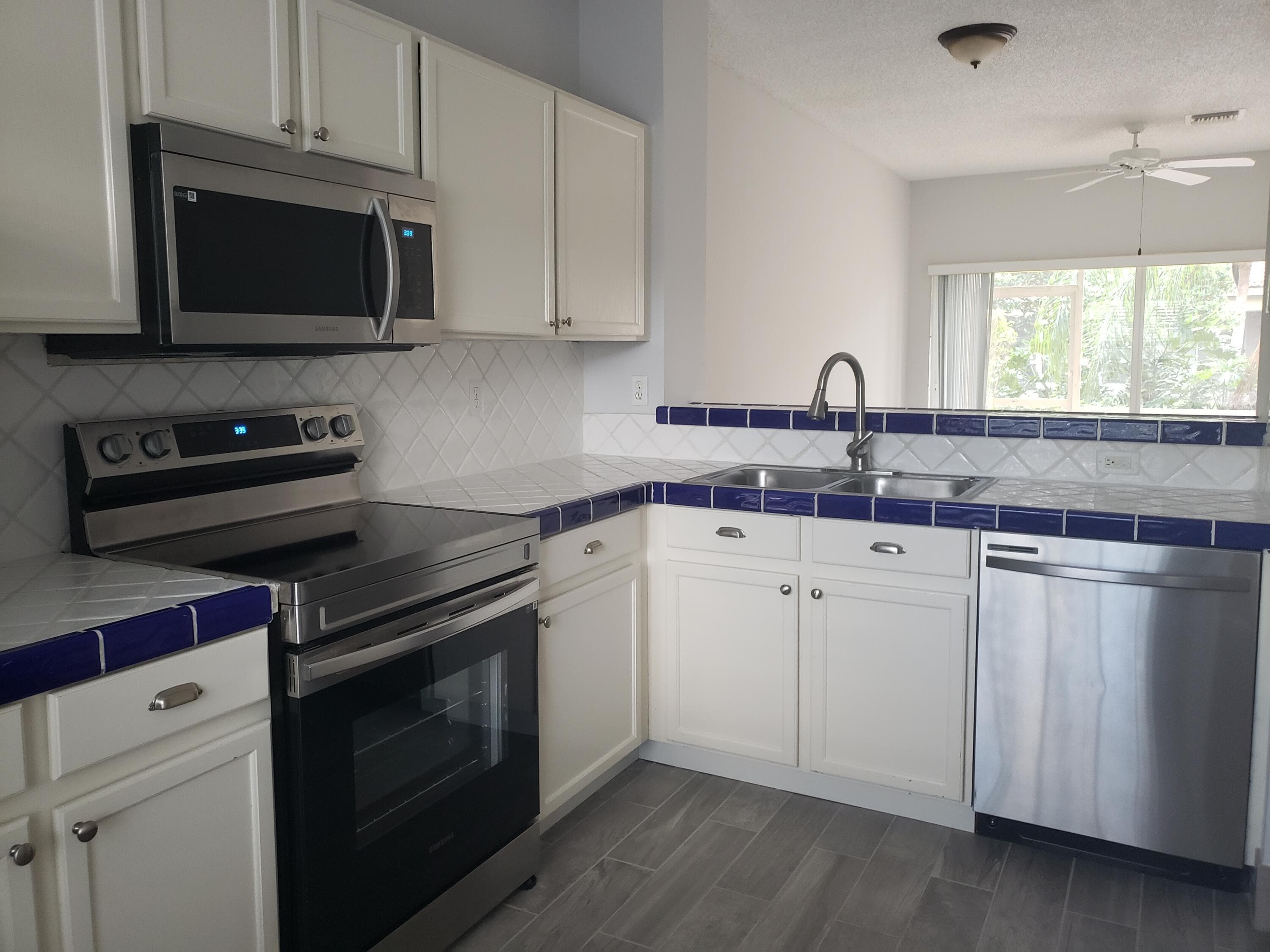 6945 Stoney Creek Circle 6945, Lake Worth, FL 33467 — photo 1 of 20