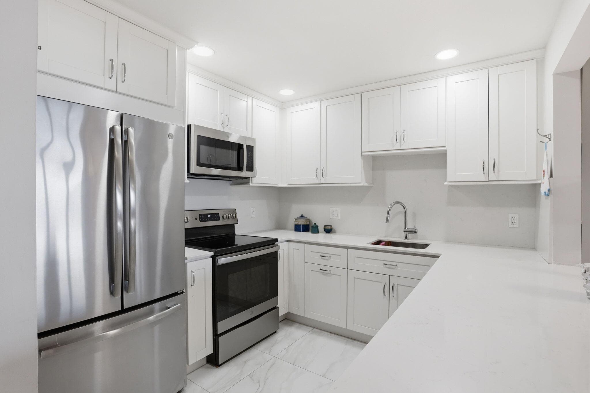 1516 S Lakeside Drive 103, Lake Worth Beach, FL 33460 — photo 13 of 28