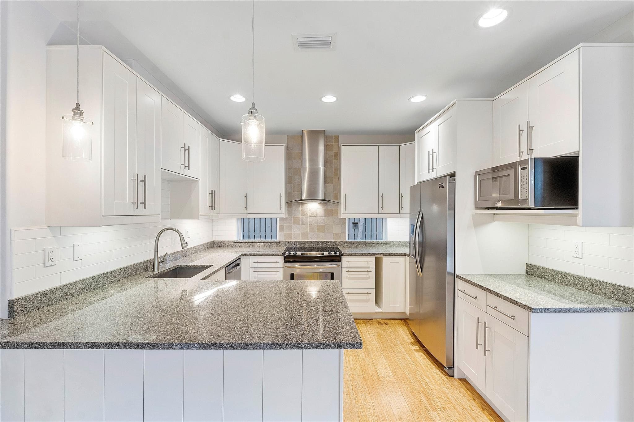 825 NE 17th Way, Fort Lauderdale, FL 33304 — photo 8 of 30