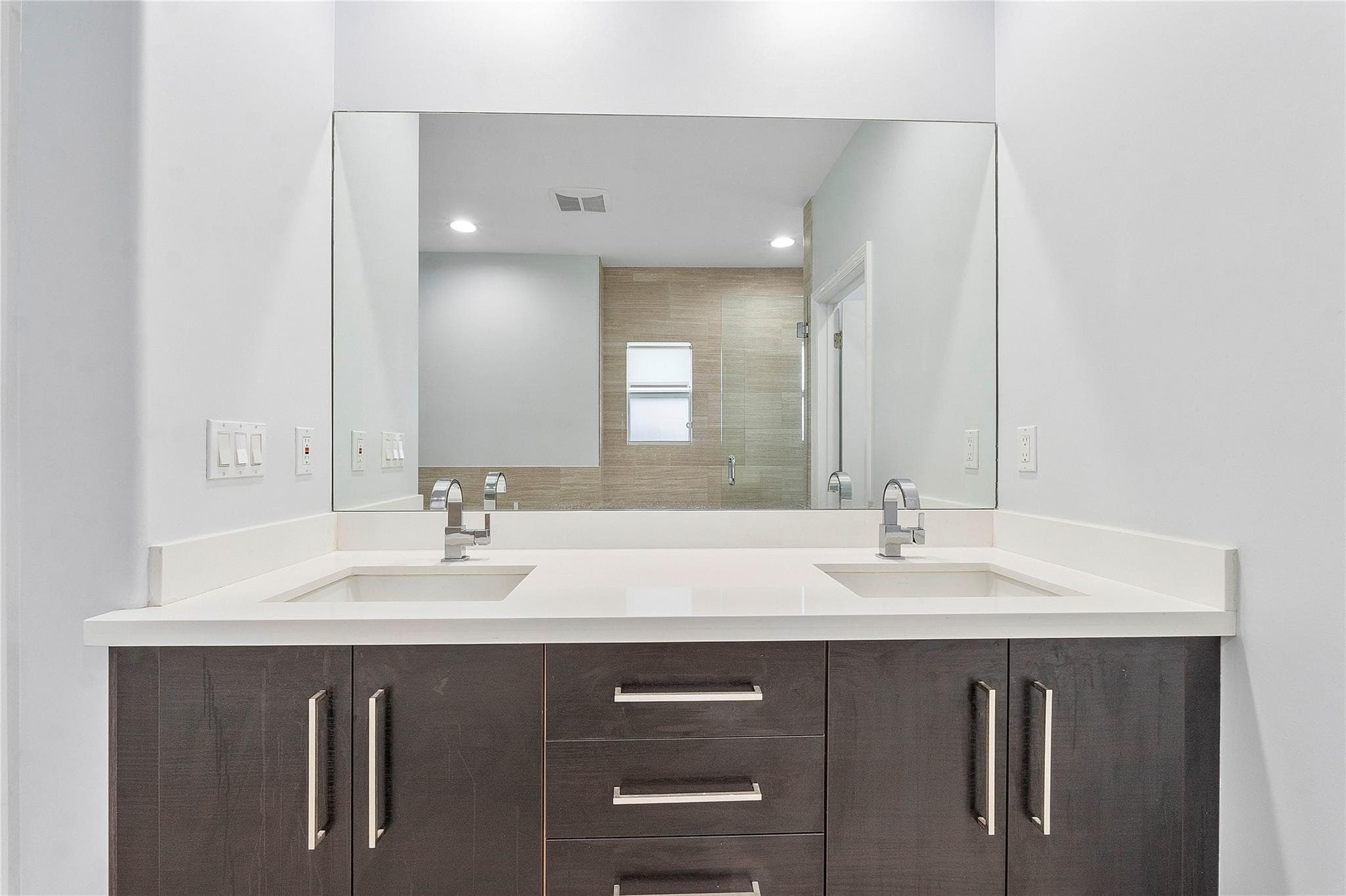 825 NE 17th Way, Fort Lauderdale, FL 33304 — photo 12 of 30