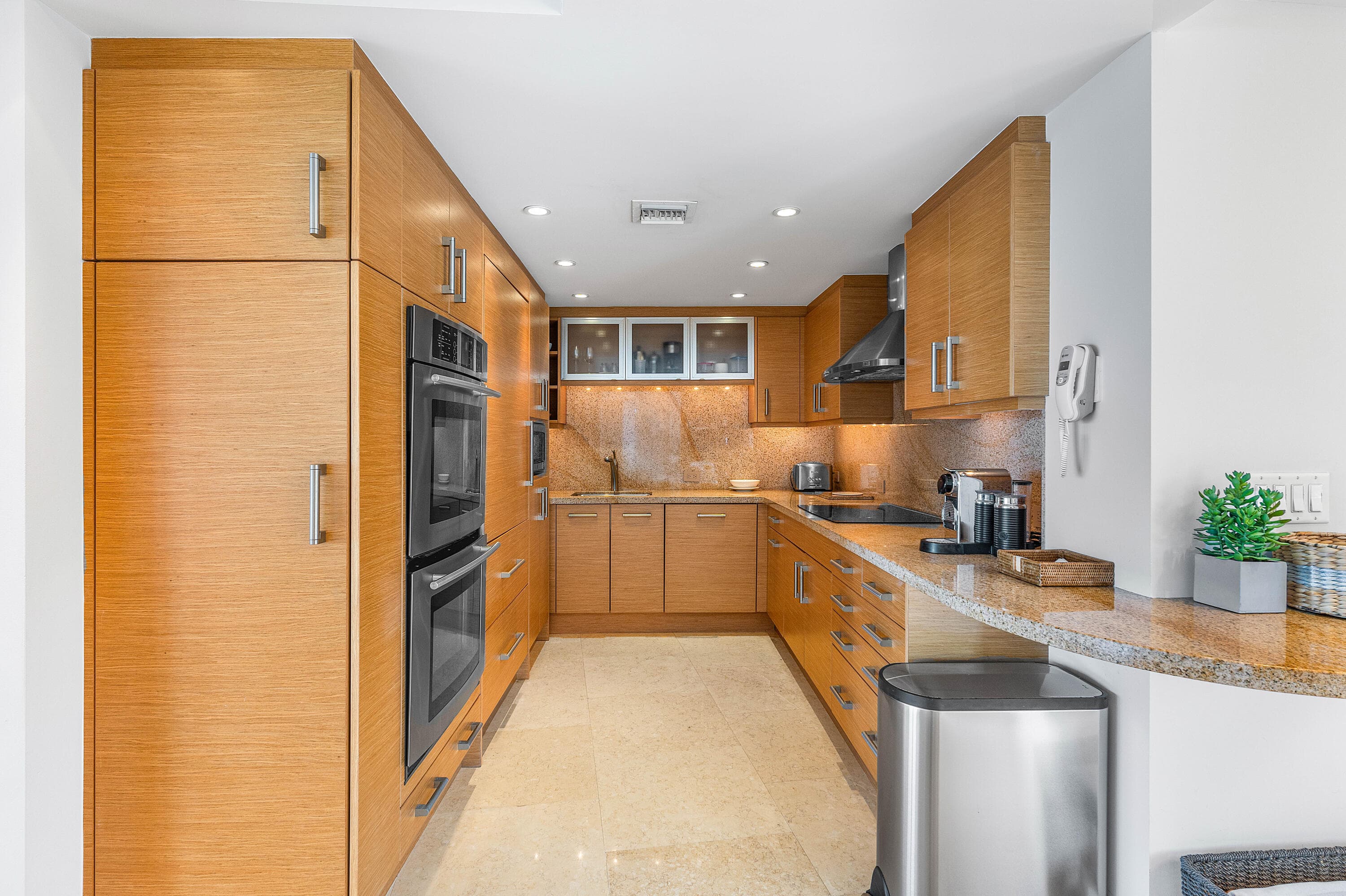 2780 S Ocean Boulevard 401, Palm Beach, FL 33480 — photo 11 of 33