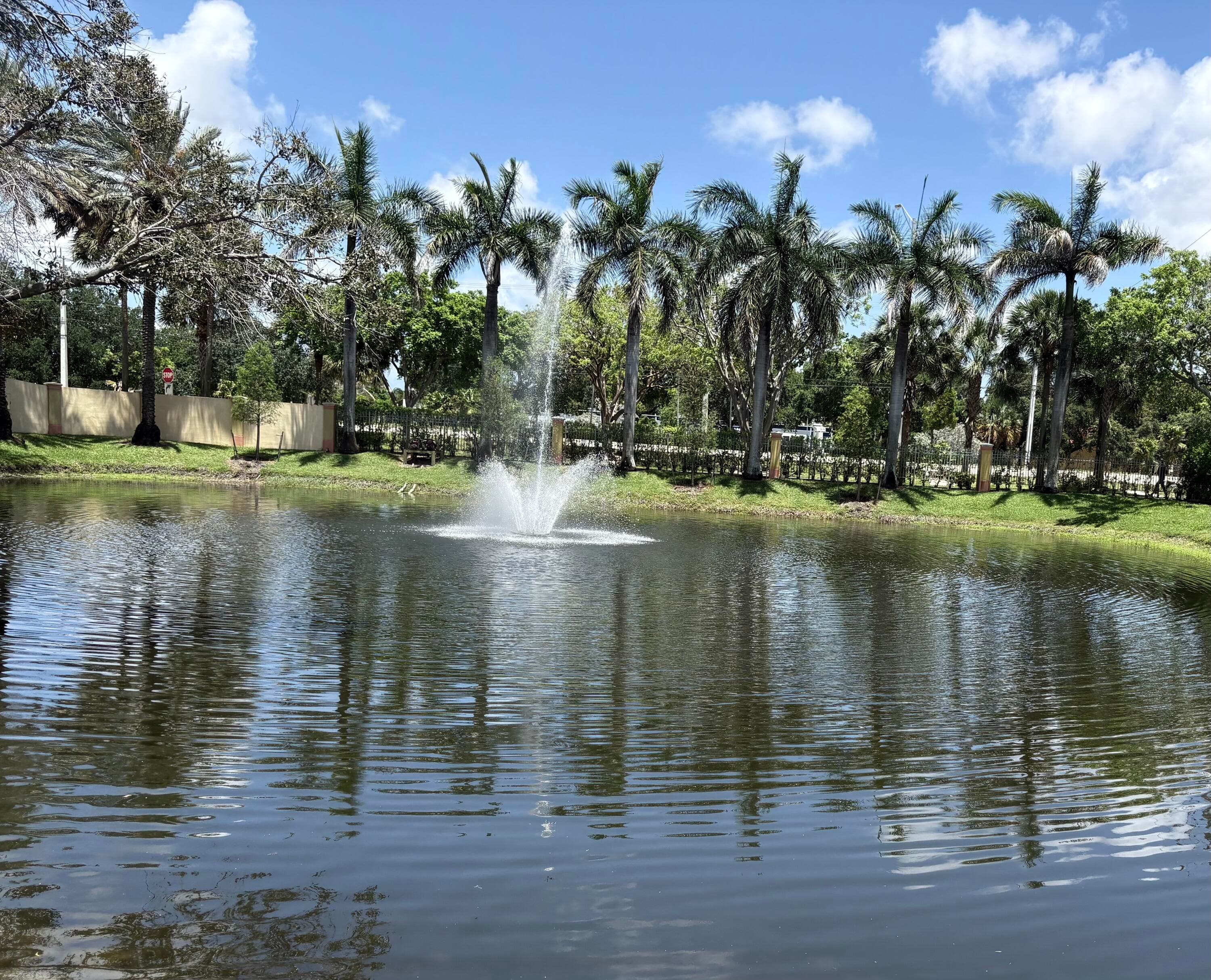 203 S Santa Catalina Circle 203, North Lauderdale, FL 33068 — photo 1 of 34