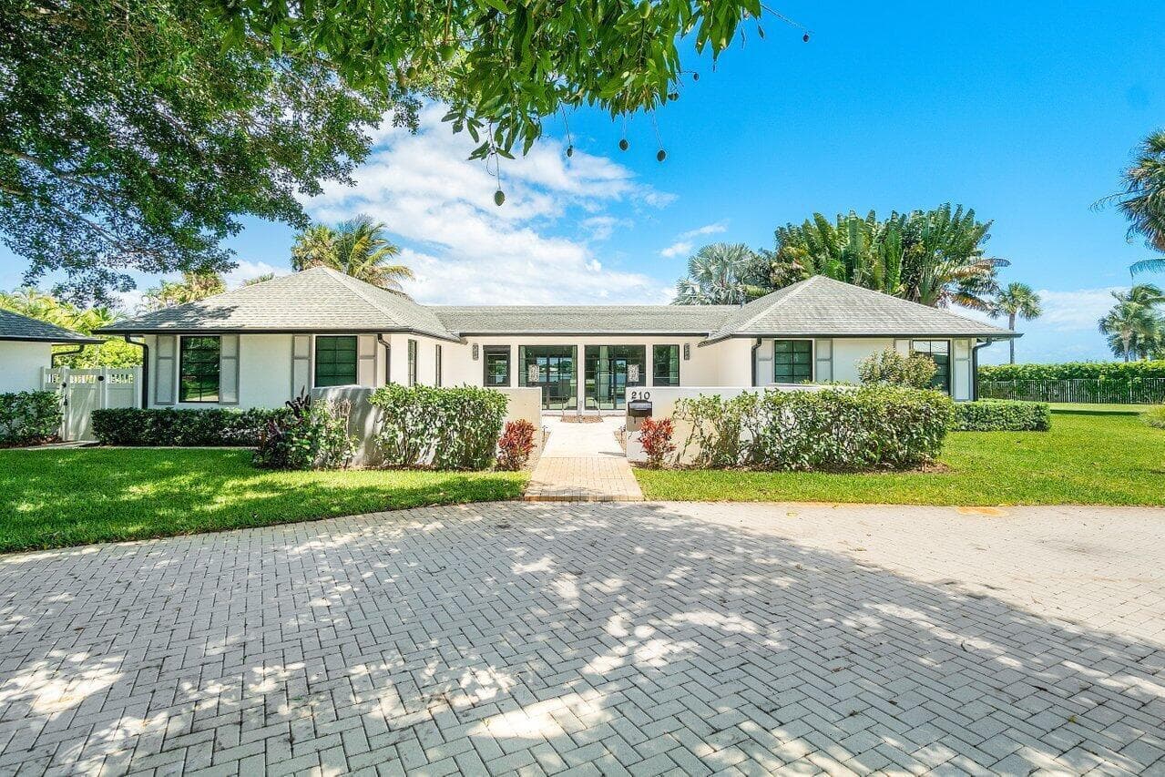 210 S Lake Drive, Lantana, FL 33462 — photo 5 of 46