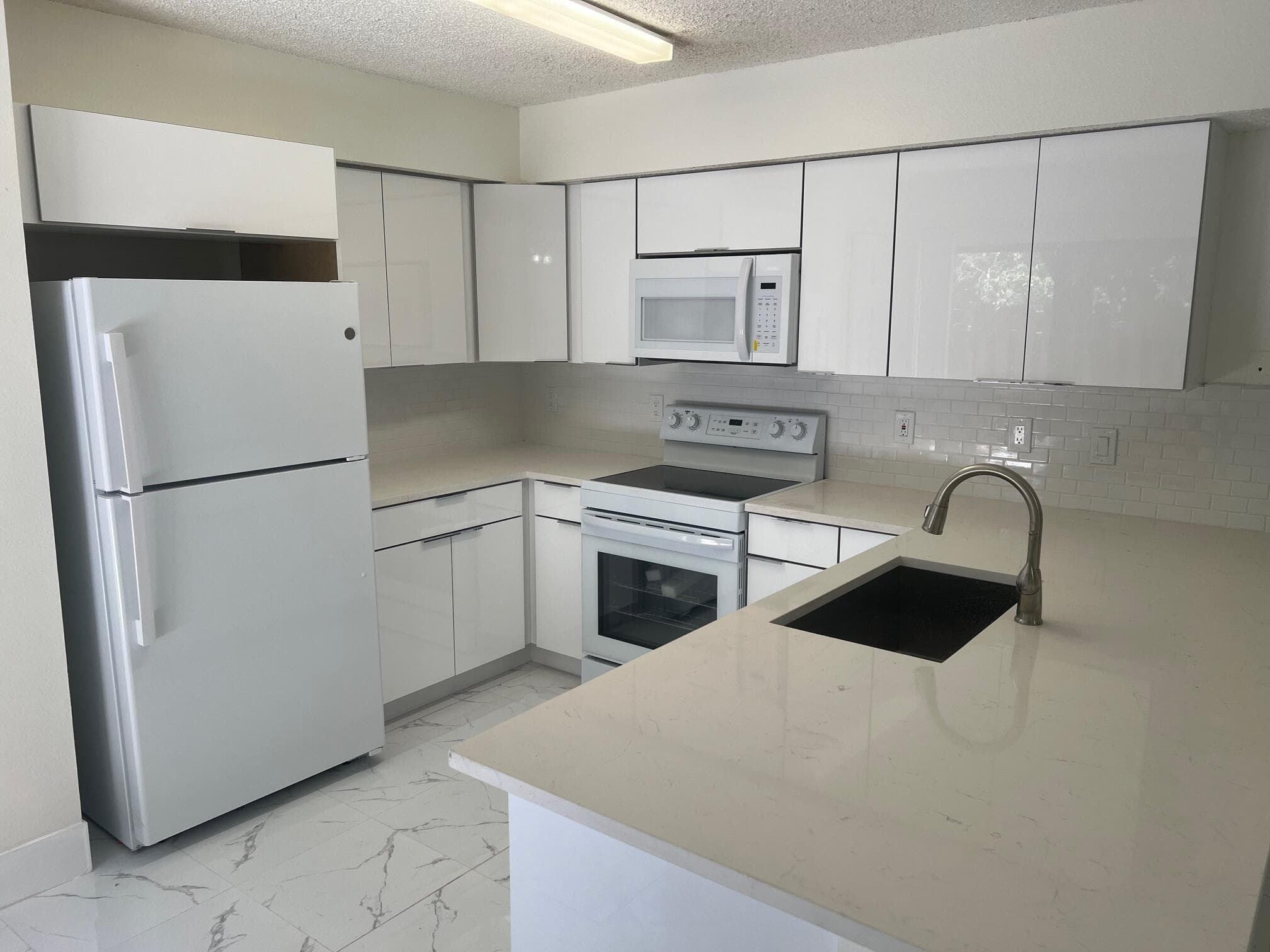 2212 White Pine Circle B, Greenacres, FL 33415 — photo 4 of 14