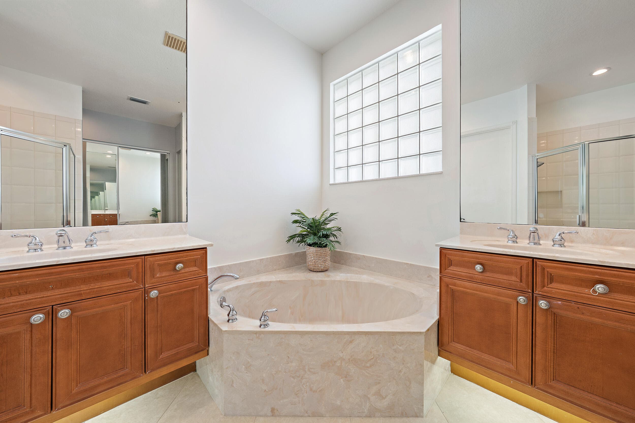 141 Sedona Way, Palm Beach Gardens, FL 33418 — photo 20 of 38